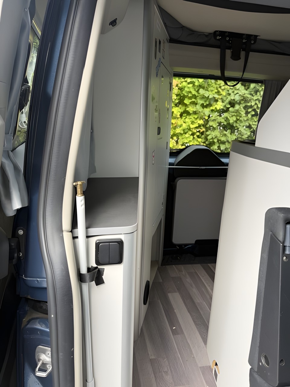 FORD Transit Custom 320 L1H1 Camper A-image-12