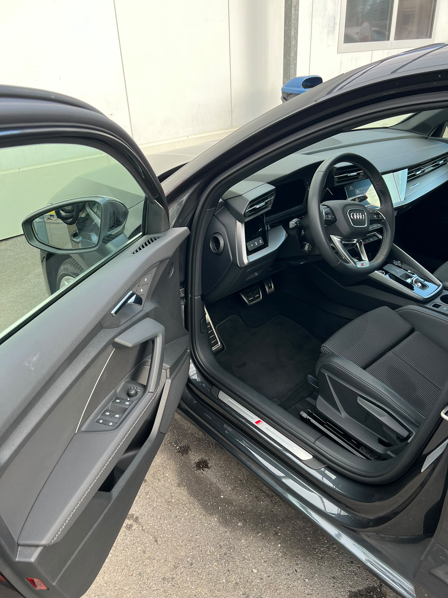 AUDI 1.5 35 TFSI S Line S-Tronic-image-2