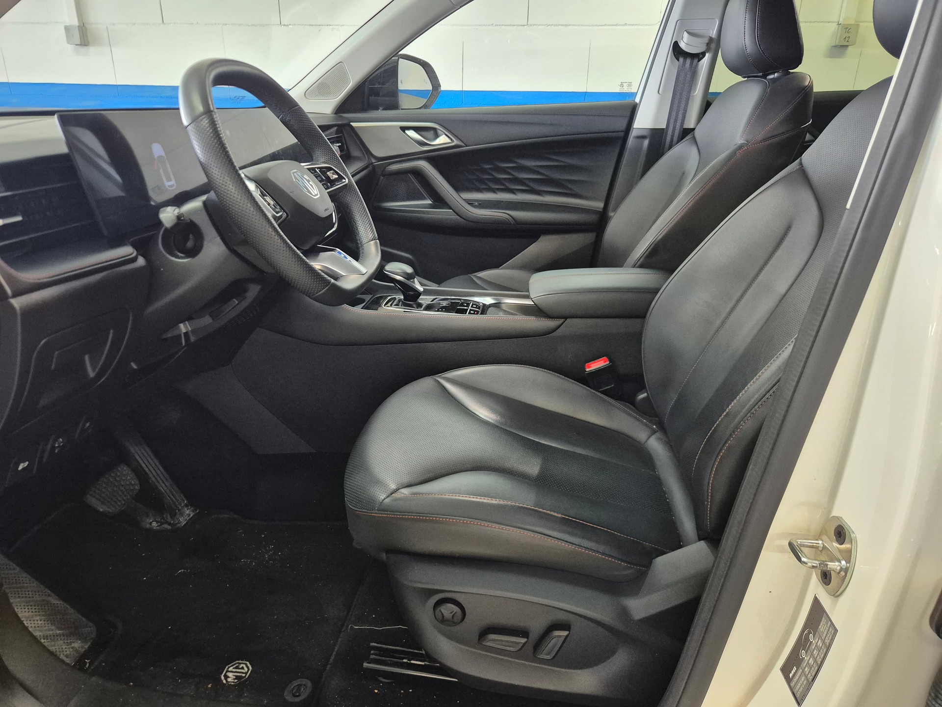 MG HS 1.5 T PHEV Luxury-image-5