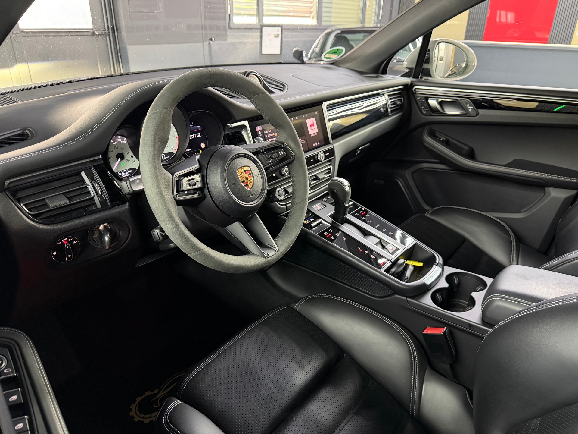 PORSCHE Macan S PDK-image-8