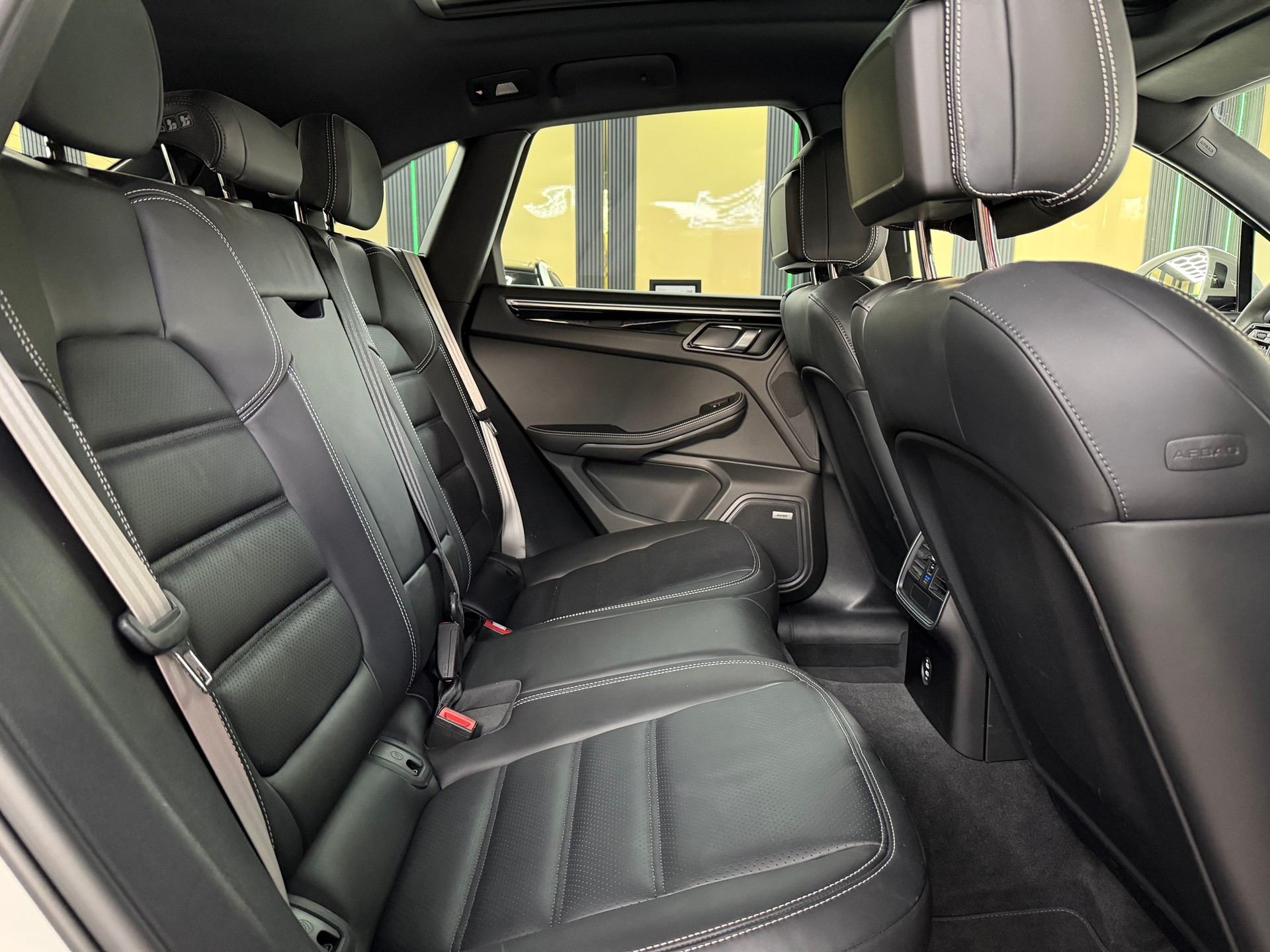 PORSCHE Macan S PDK-image-14
