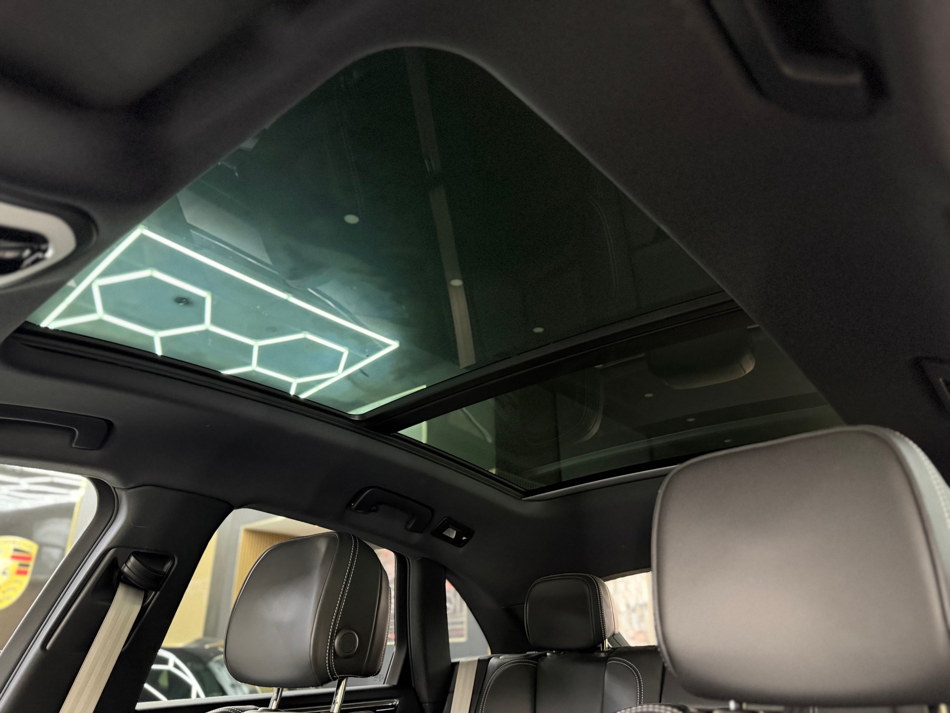PORSCHE Macan S PDK-image-17