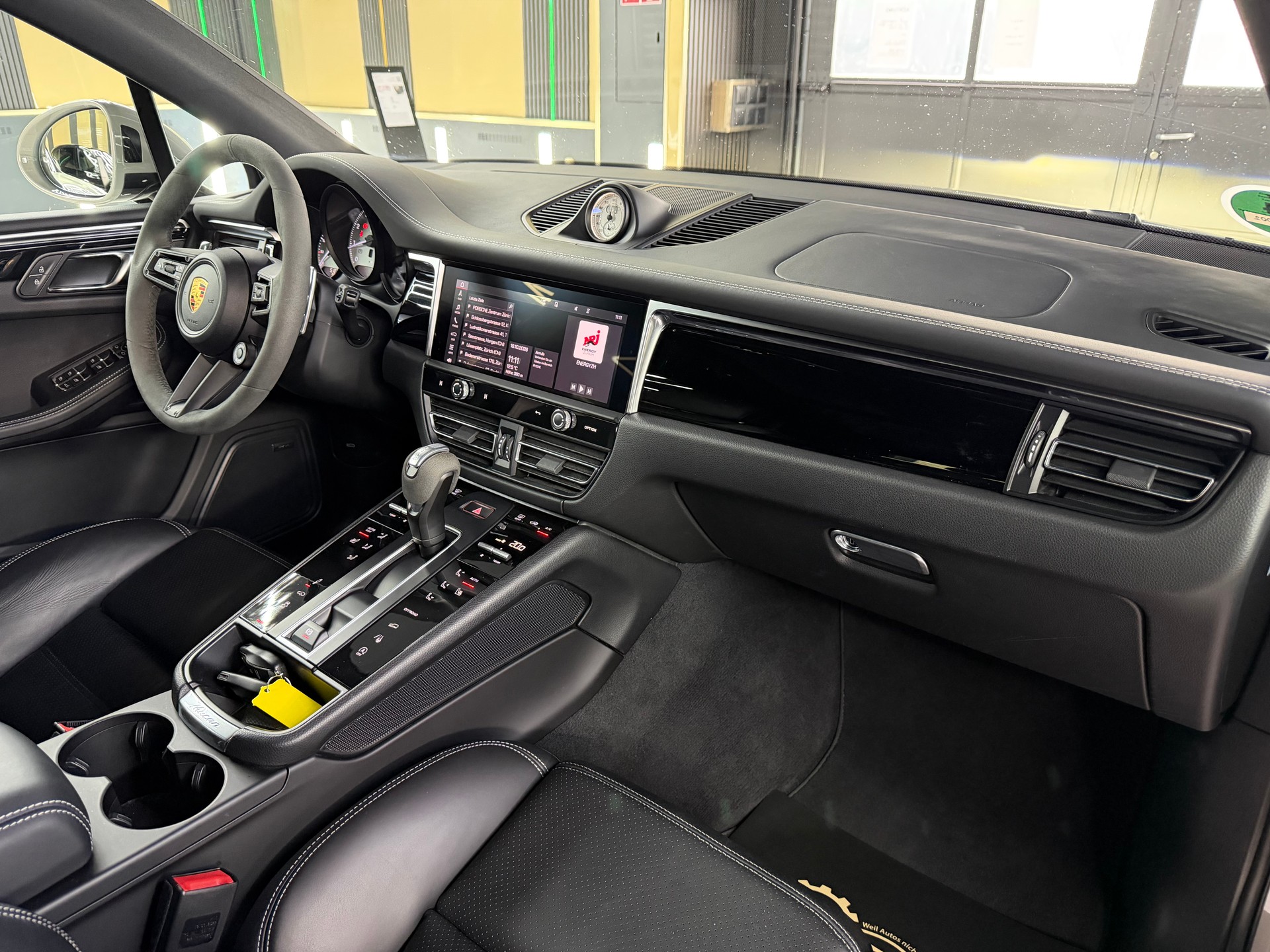PORSCHE Macan S PDK-image-10