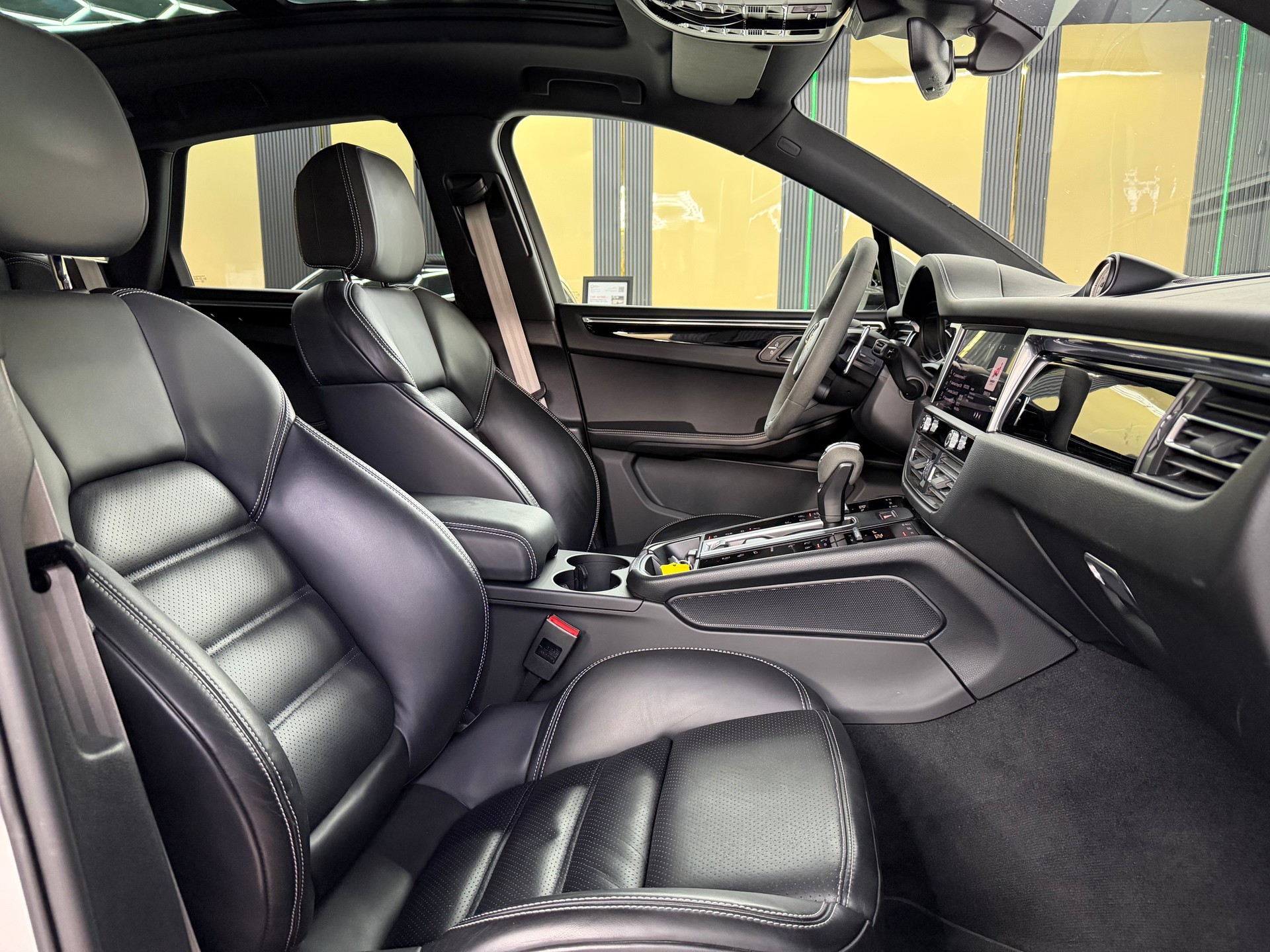 PORSCHE Macan S PDK-image-11