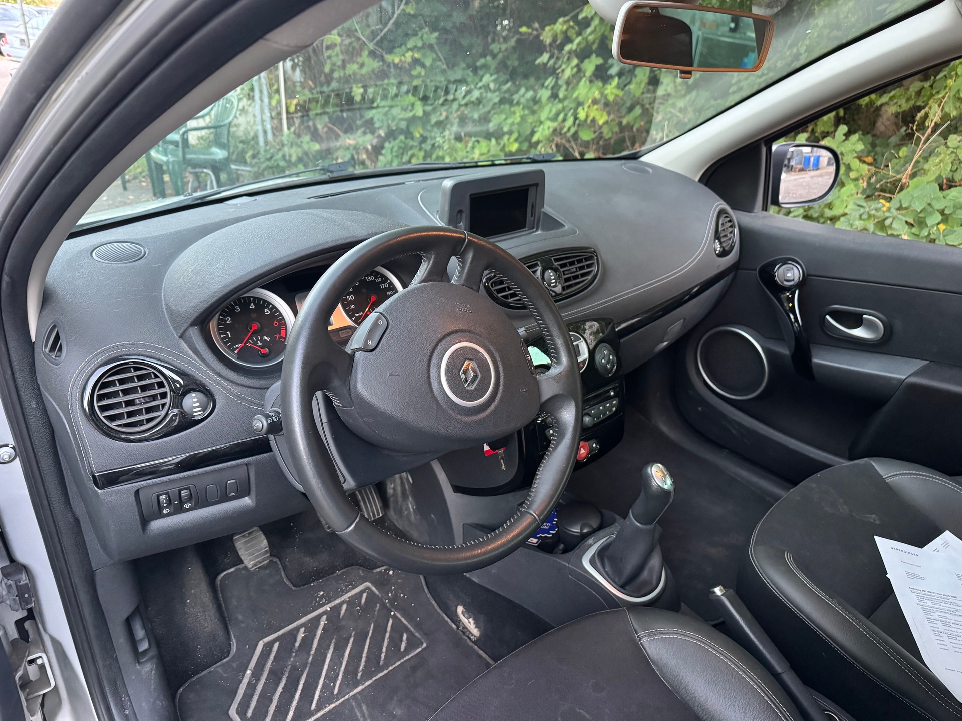 RENAULT Clio 1.2 16V Turbo S-image-6