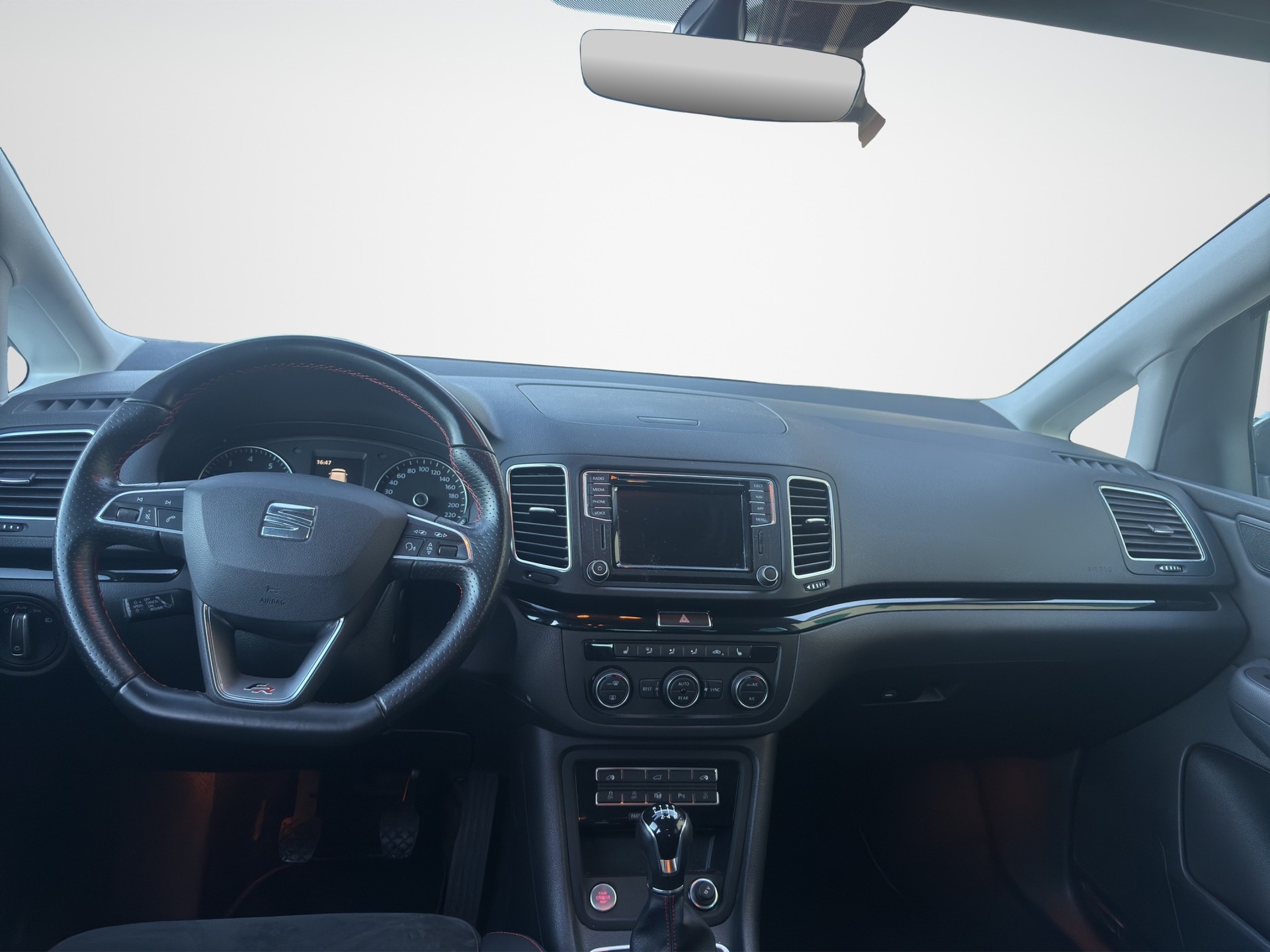 SEAT Alhambra 1.4 TSI FR Line-image-10