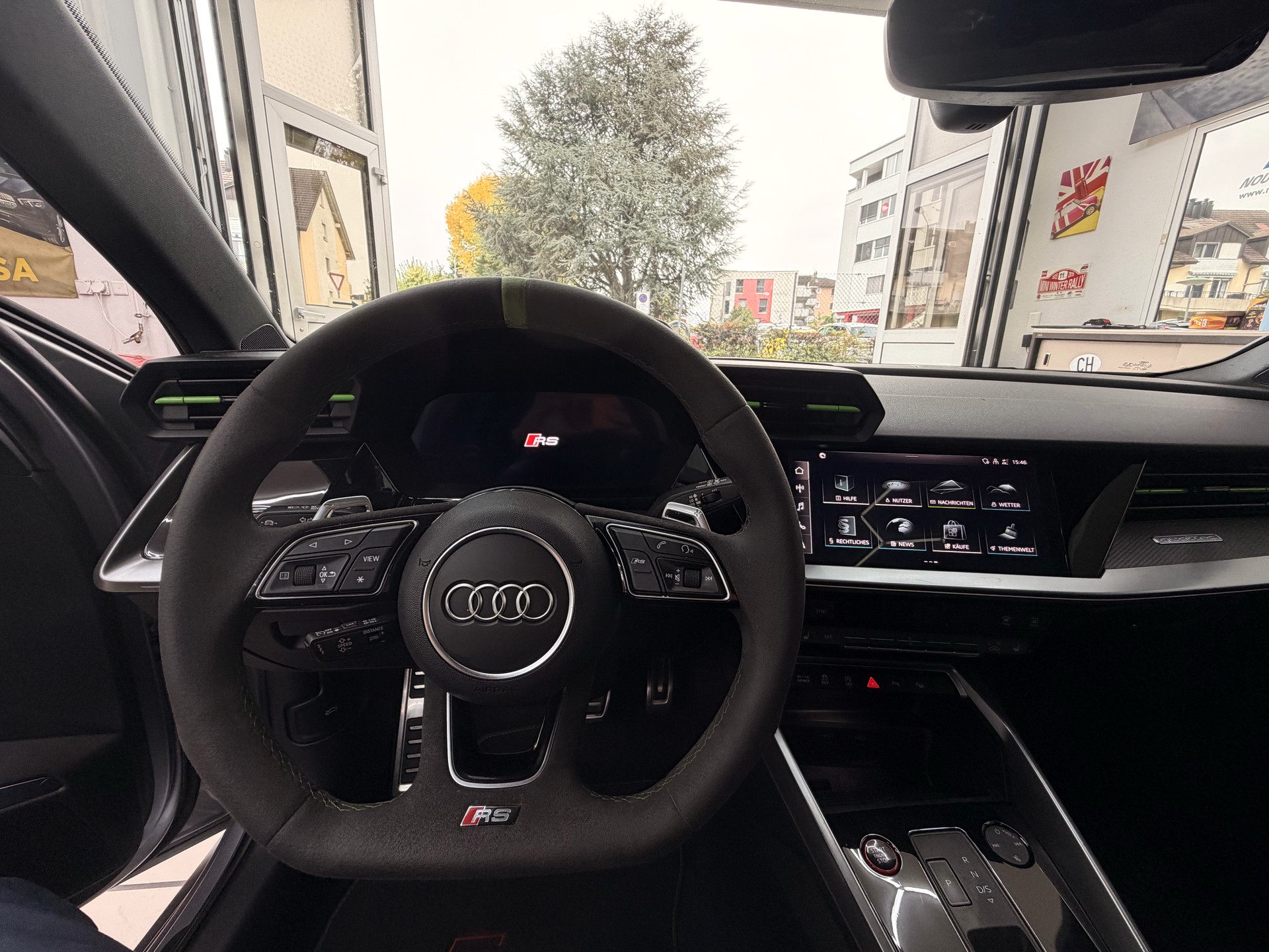 AUDI RS3 Sportback 2.5 TSI quattro S-tronic-image-12