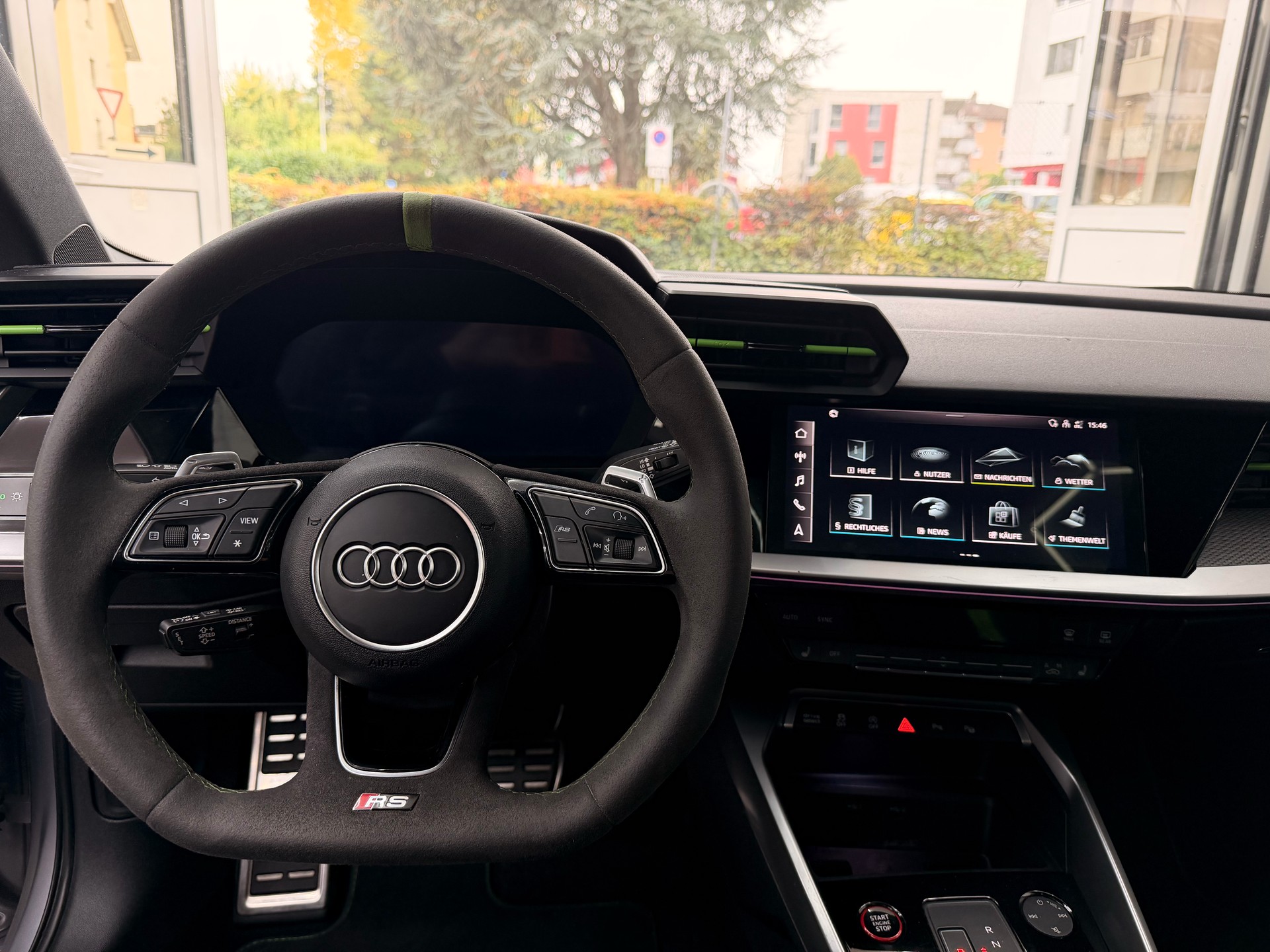 AUDI RS3 Sportback 2.5 TSI quattro S-tronic-image-13