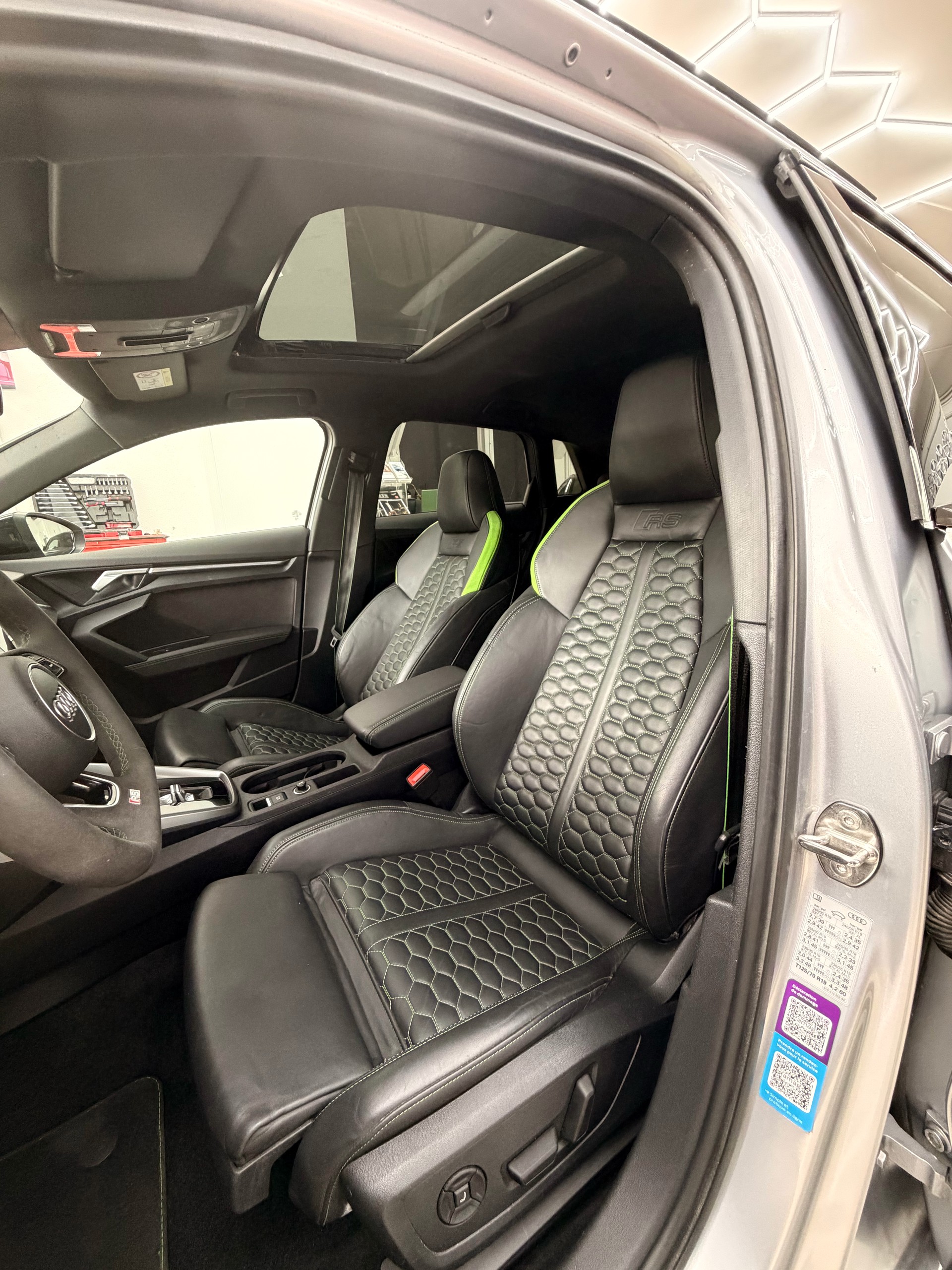 AUDI RS3 Sportback 2.5 TSI quattro S-tronic-image-10