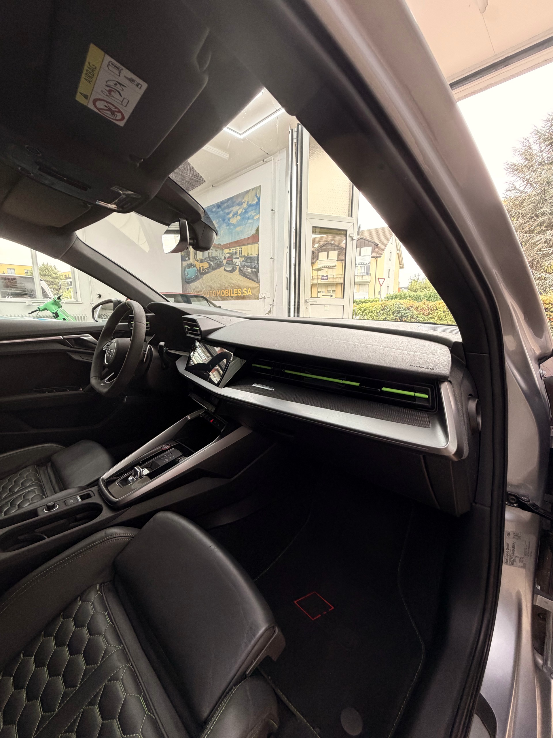 AUDI RS3 Sportback 2.5 TSI quattro S-tronic-image-19
