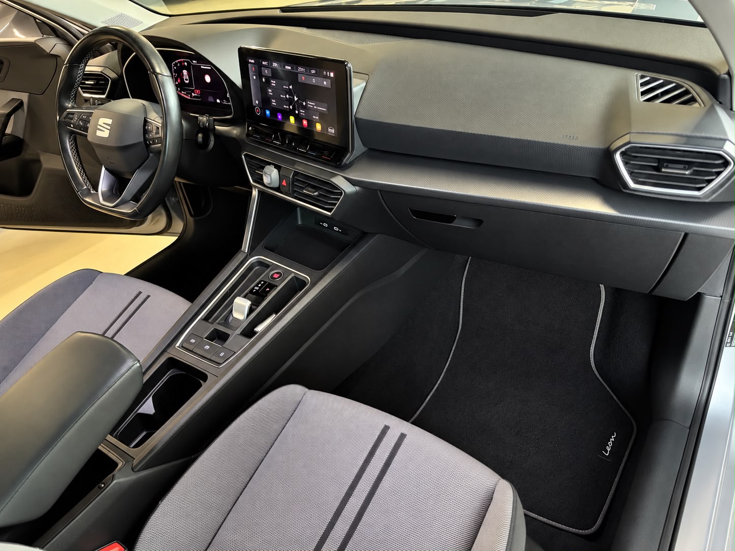 SEAT Leon ST 2.0 TDI EVO DSG Style-image-11