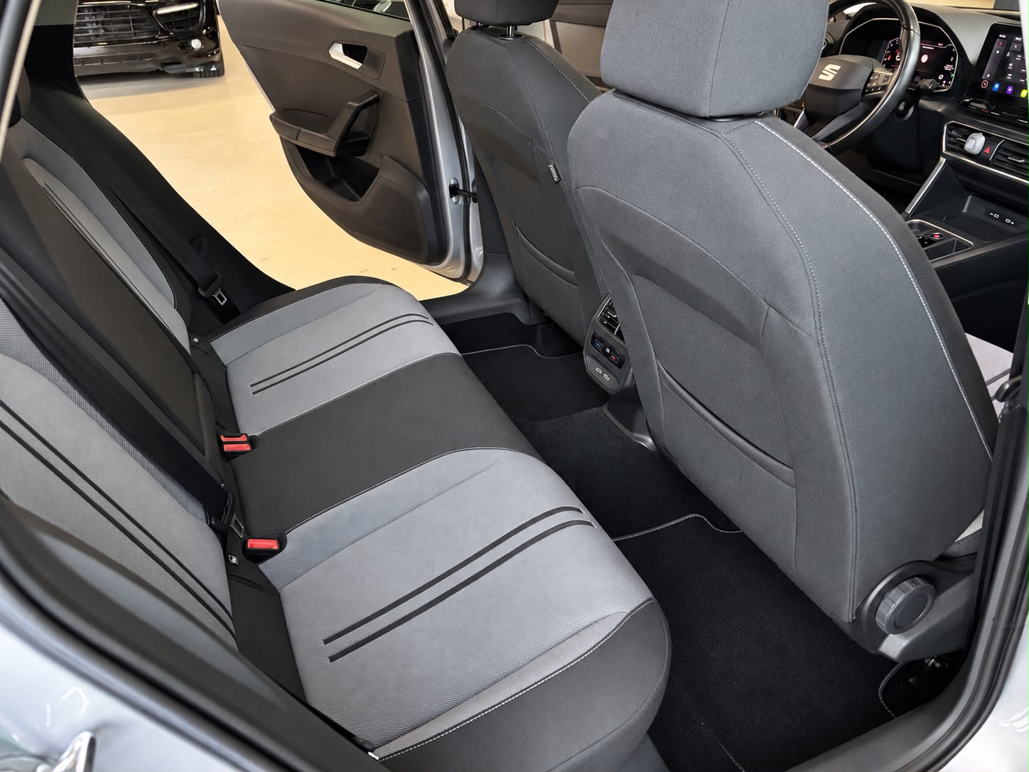 SEAT Leon ST 2.0 TDI EVO DSG Style-image-27