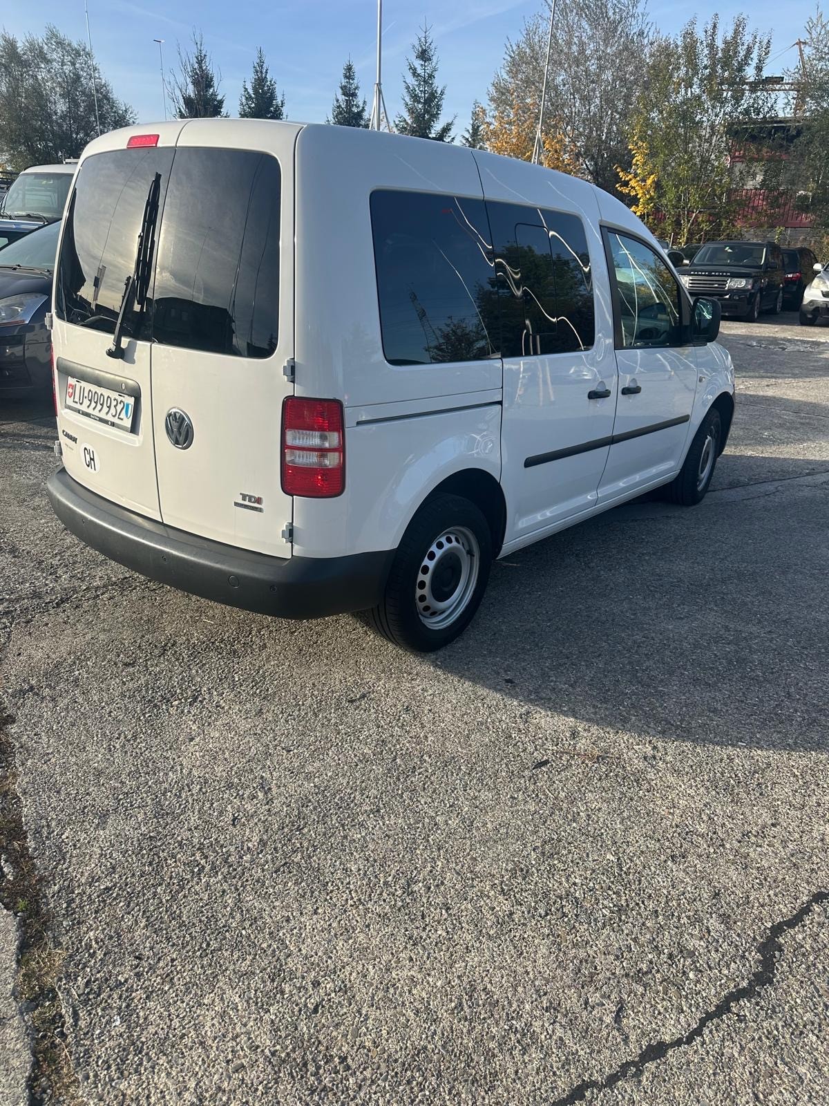 VW Caddy 1.6 TDI BlueMotion Technology-image-3