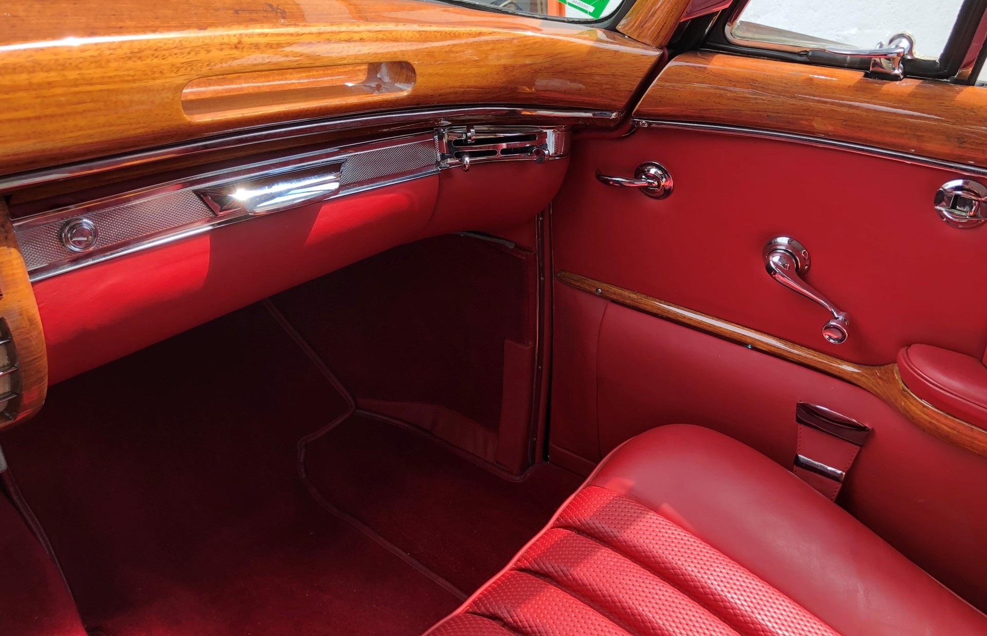 MERCEDES-BENZ 220 SE Convertible Full Restaured-image-12