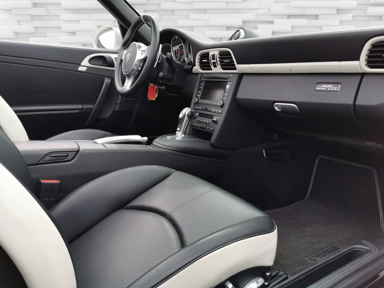 PORSCHE 911 Speedster PDK-image-12