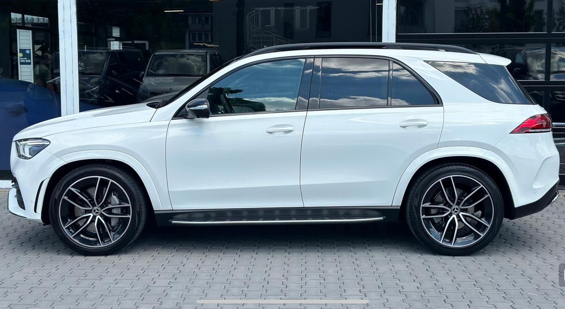 MERCEDES-BENZ GLE 450 4Matic AMG Line 9G-Tronic-image-6
