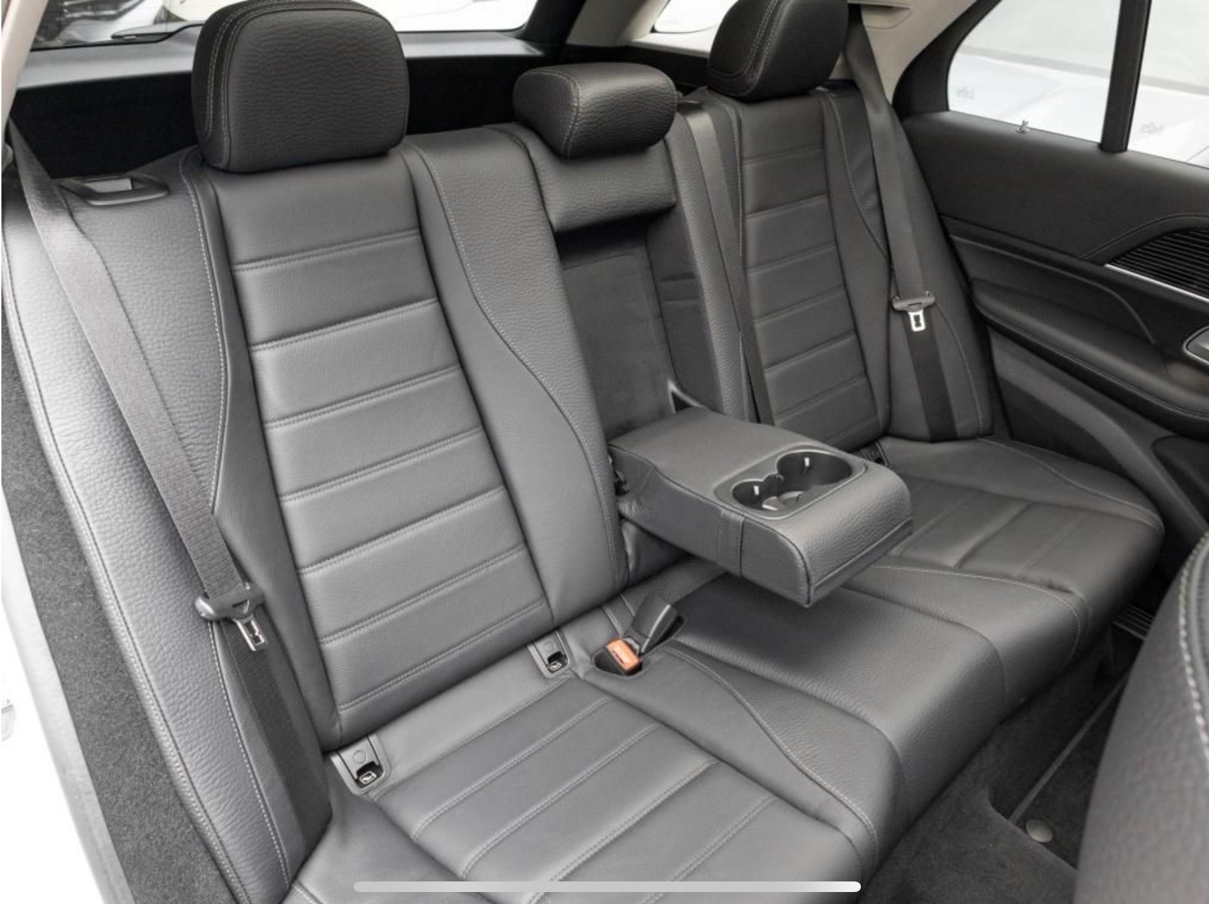 MERCEDES-BENZ GLE 450 4Matic AMG Line 9G-Tronic-image-10