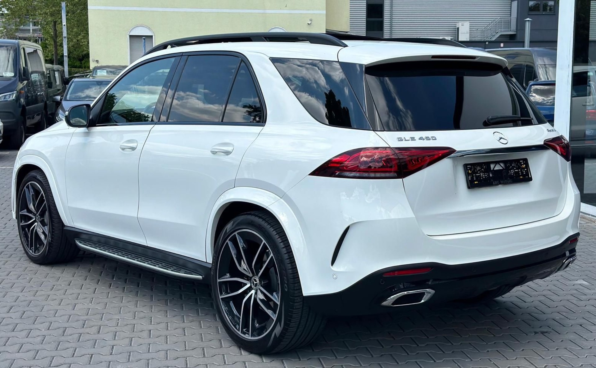 MERCEDES-BENZ GLE 450 4Matic AMG Line 9G-Tronic-image-3