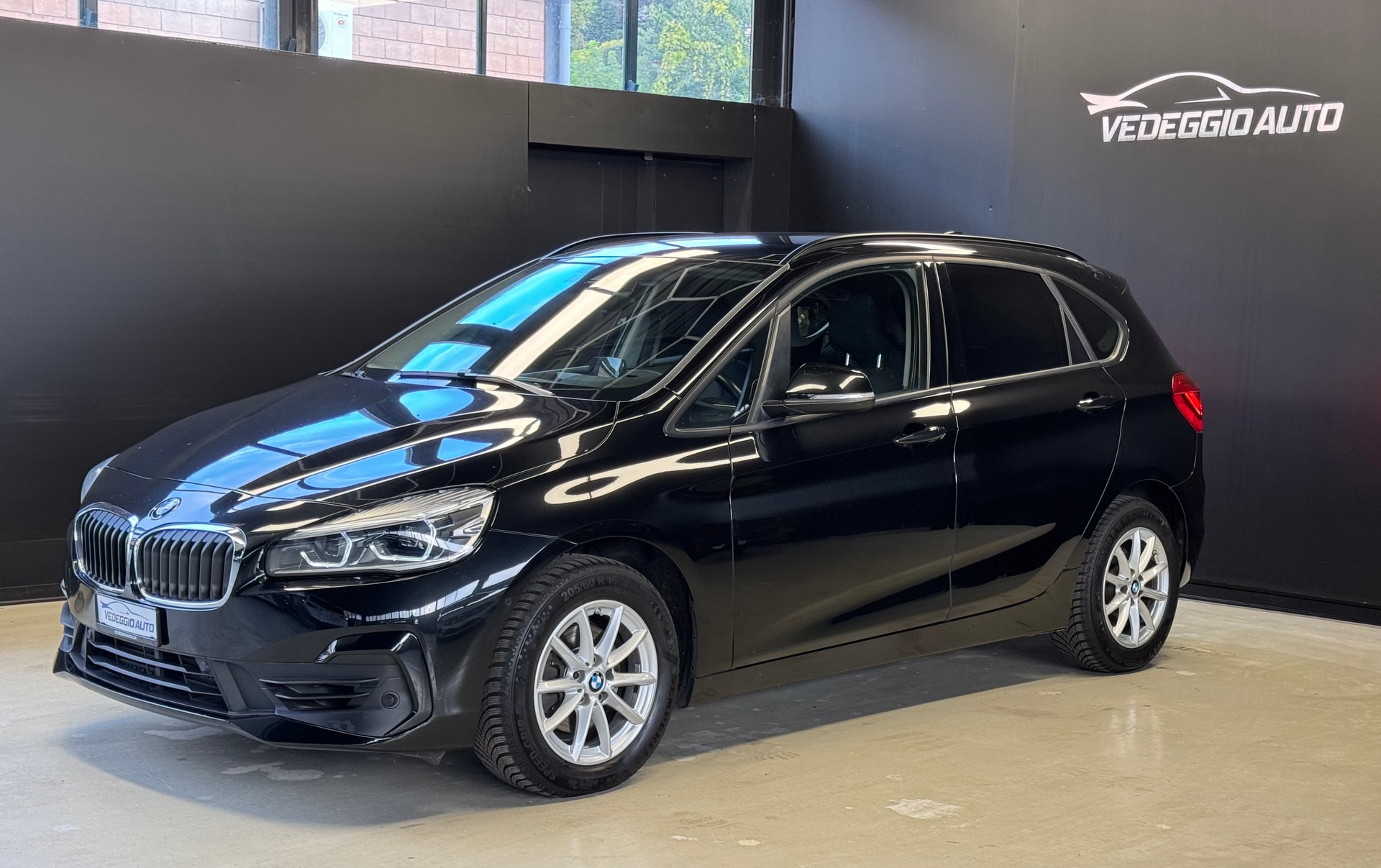 BMW 218i Active Tourer DKG-image-1