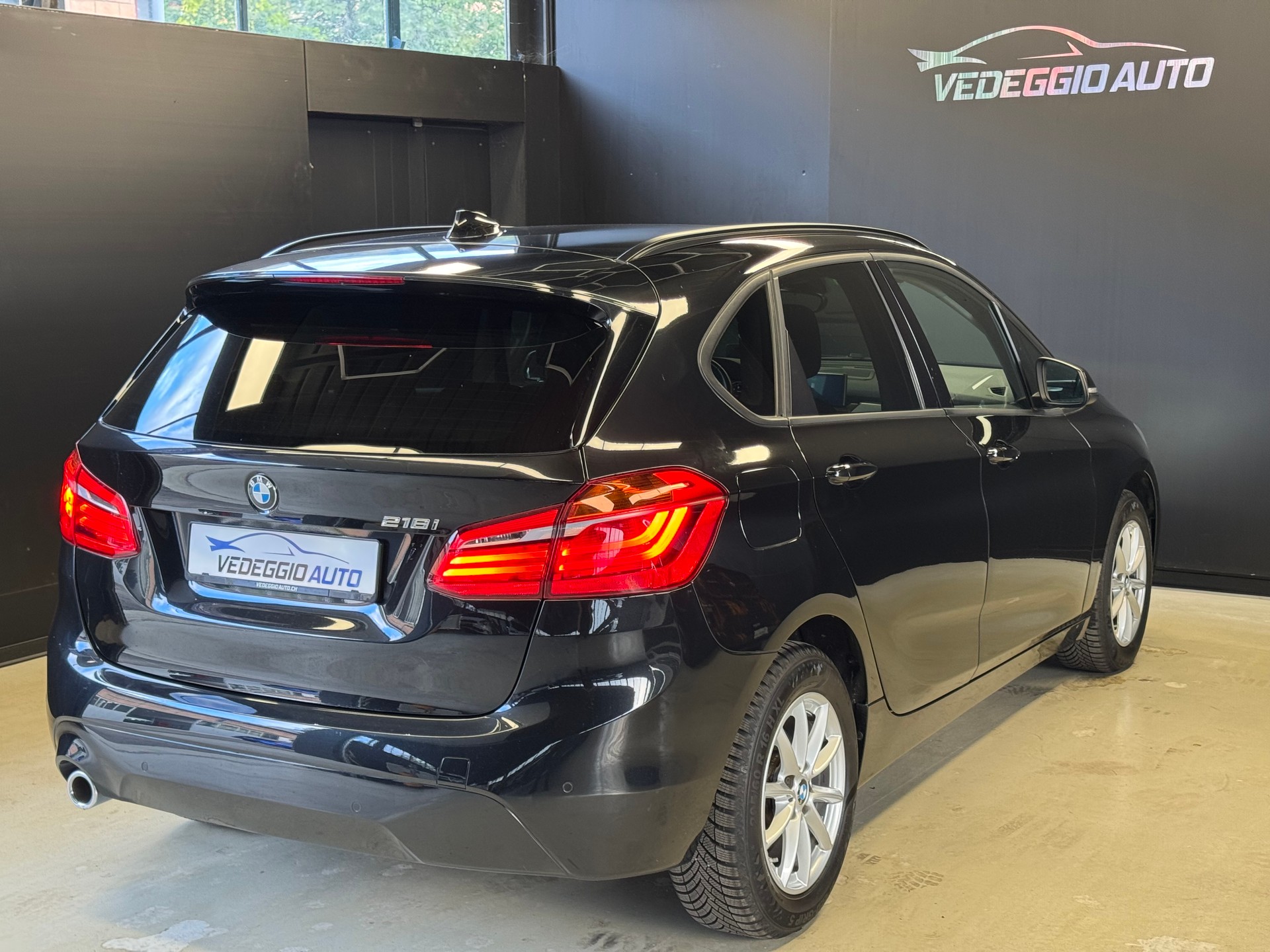 BMW 218i Active Tourer DKG-image-5