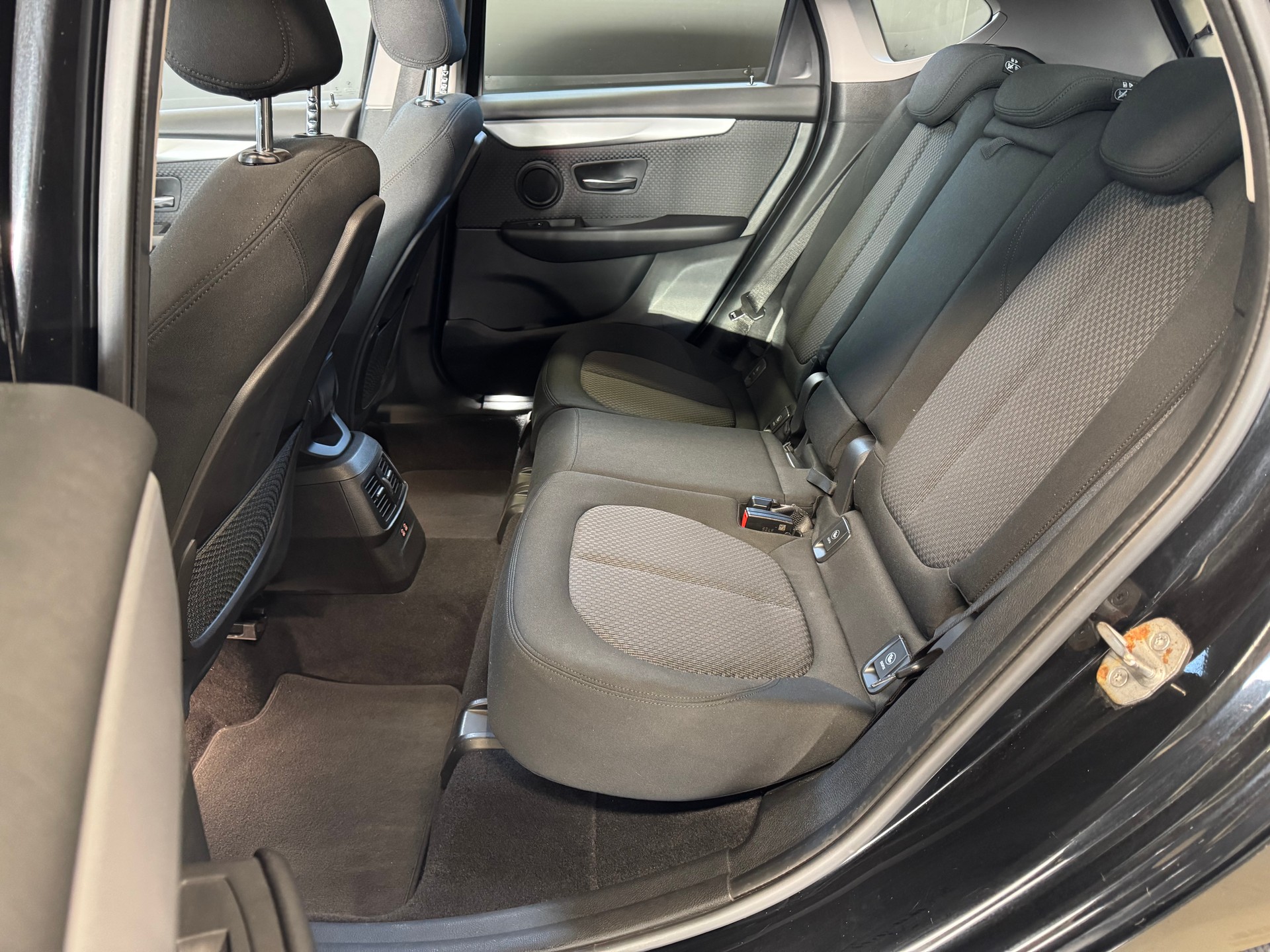 BMW 218i Active Tourer DKG-image-8