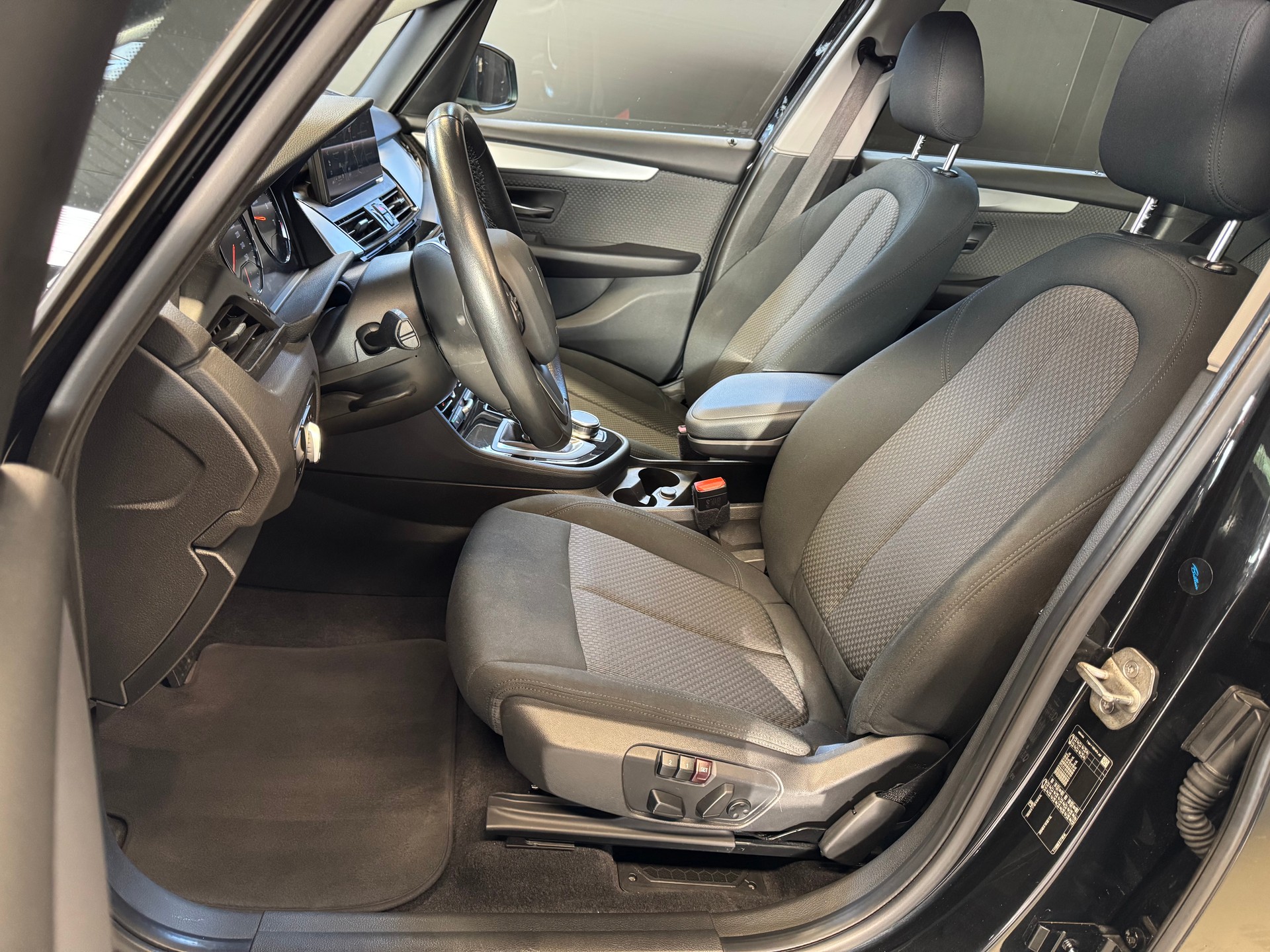 BMW 218i Active Tourer DKG-image-7