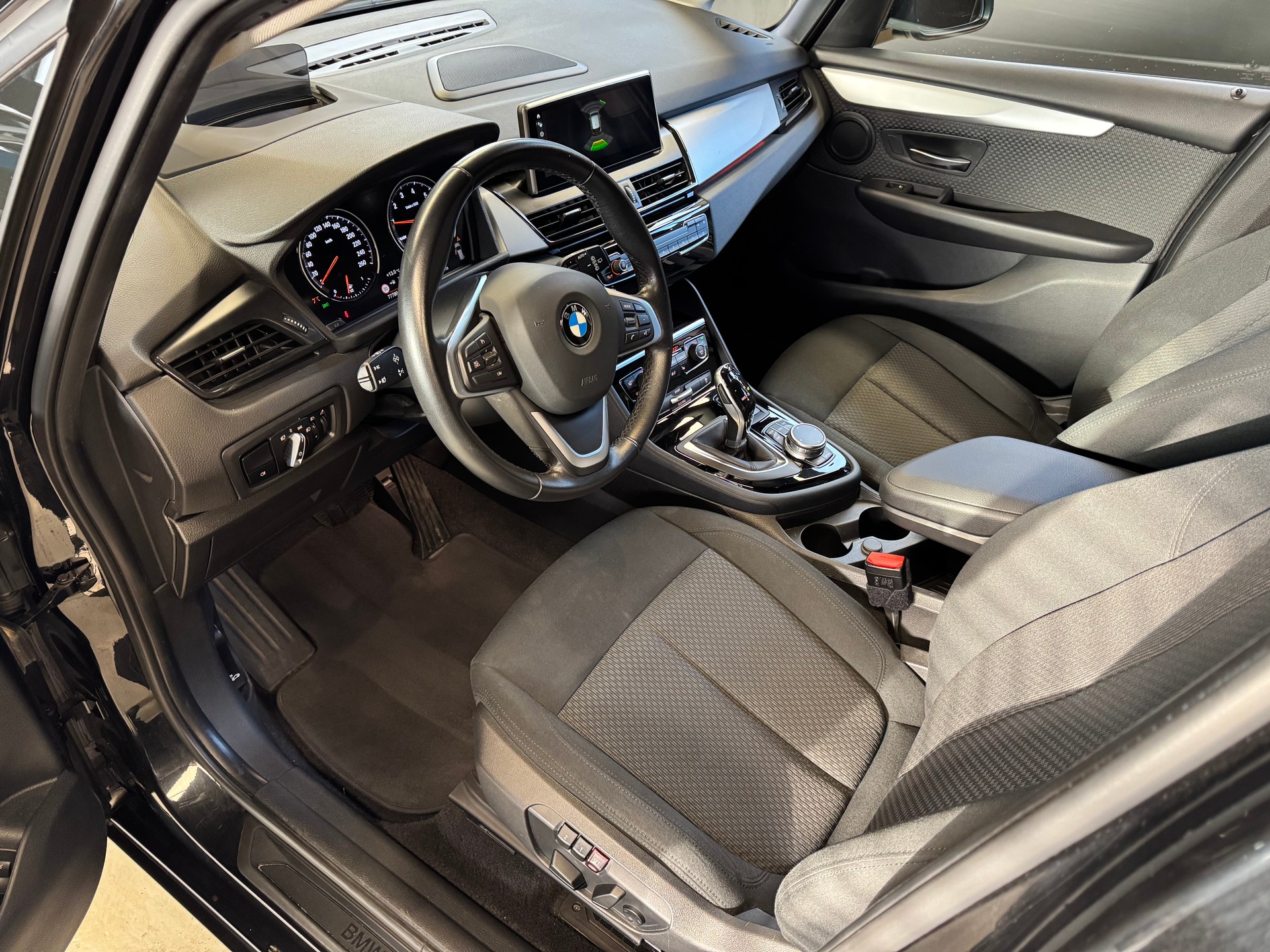 BMW 218i Active Tourer DKG-image-6