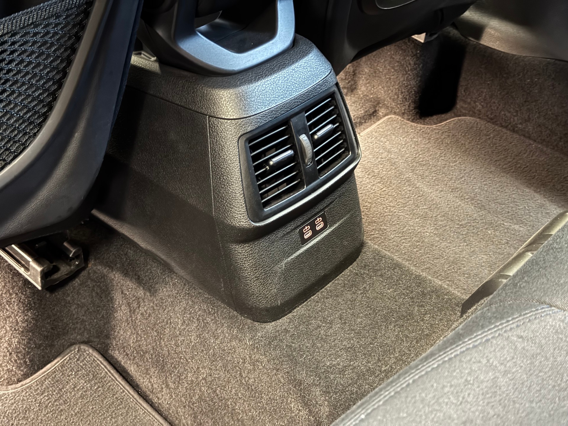 BMW 218i Active Tourer DKG-image-15
