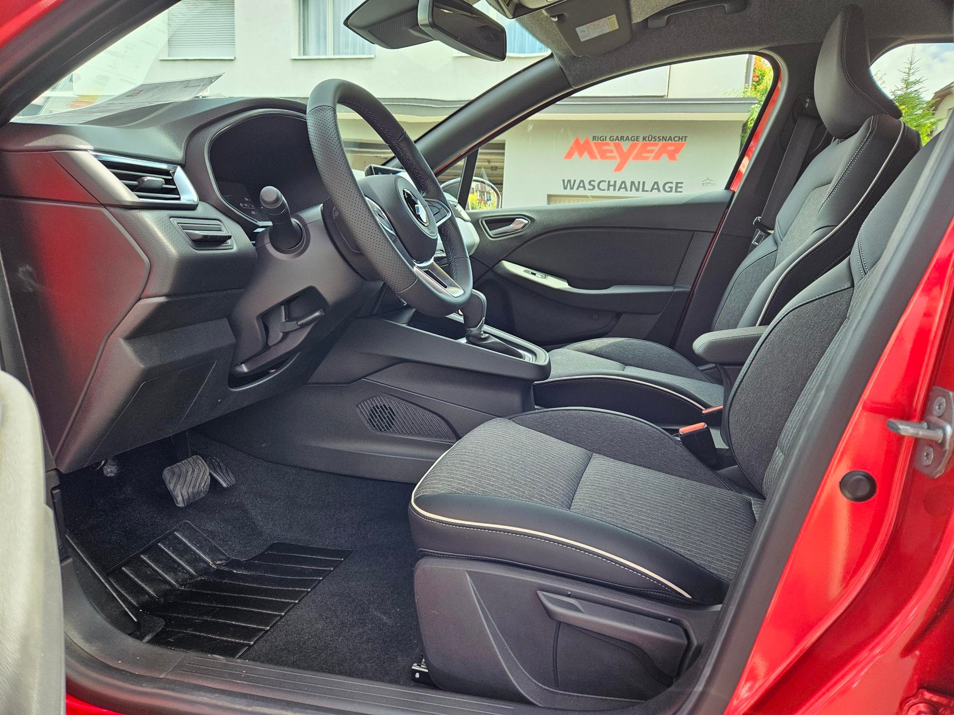 MITSUBISHI Colt 1.6 HEV Intense-image-5