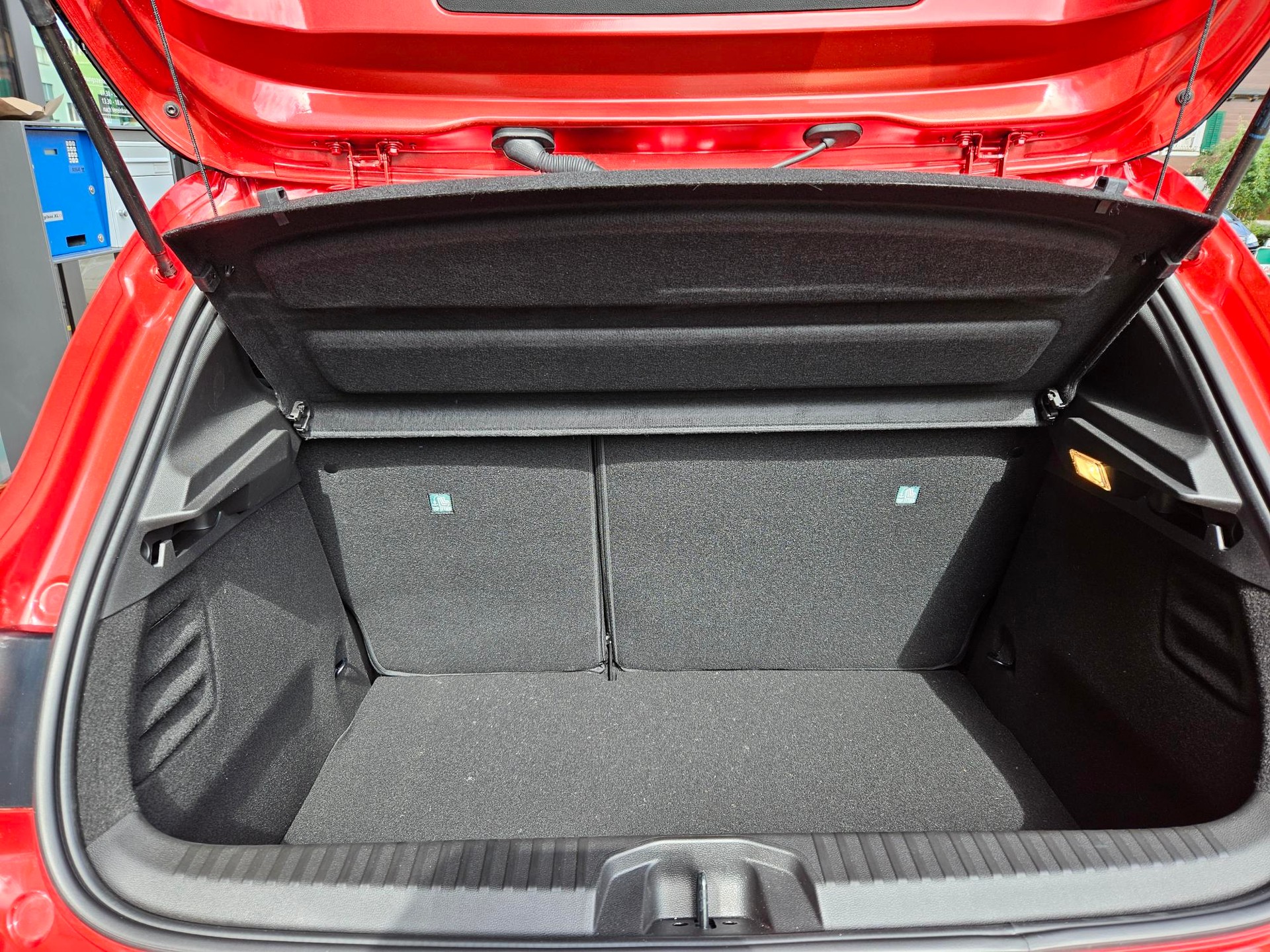 MITSUBISHI Colt 1.6 HEV Intense-image-8