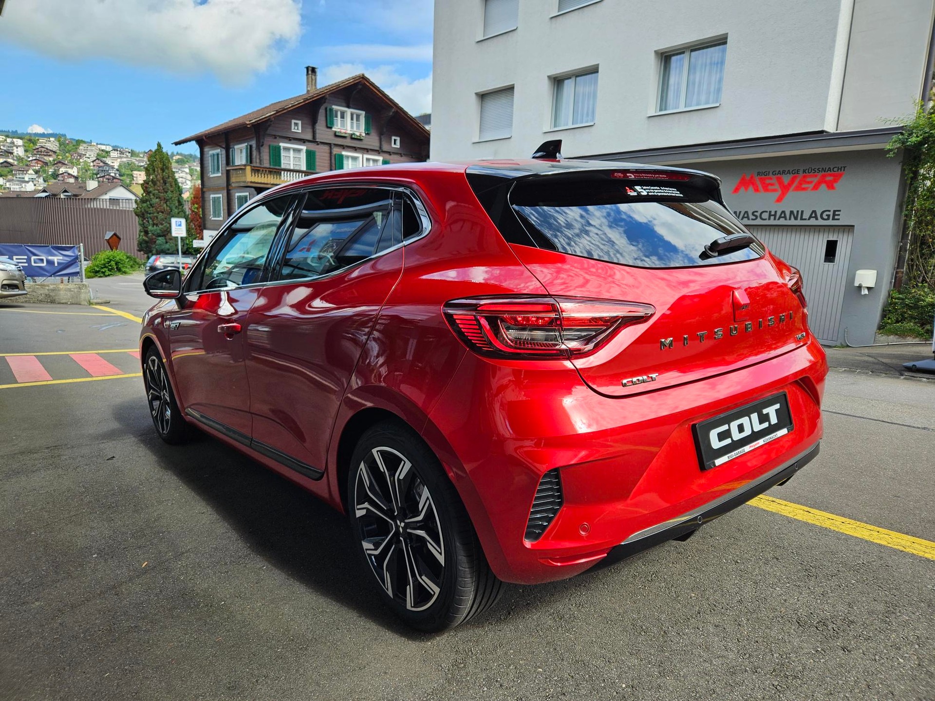 MITSUBISHI Colt 1.6 HEV Intense-showroom-element-2