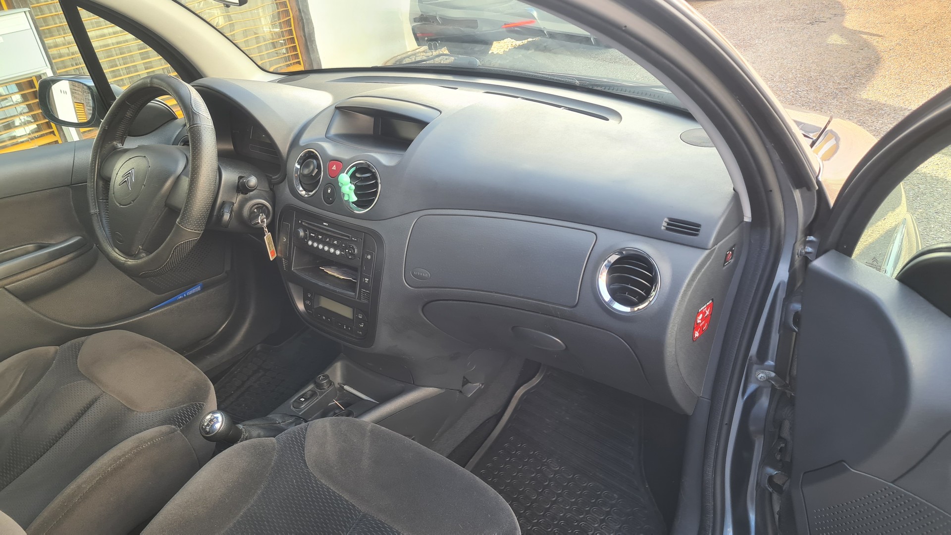 CITROEN C3 1.6 16V HDi Exclusive-image-8