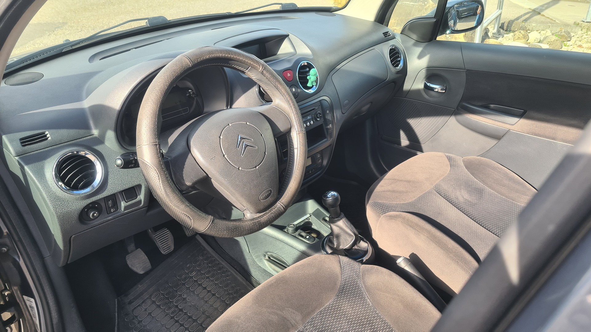 CITROEN C3 1.6 16V HDi Exclusive-image-10