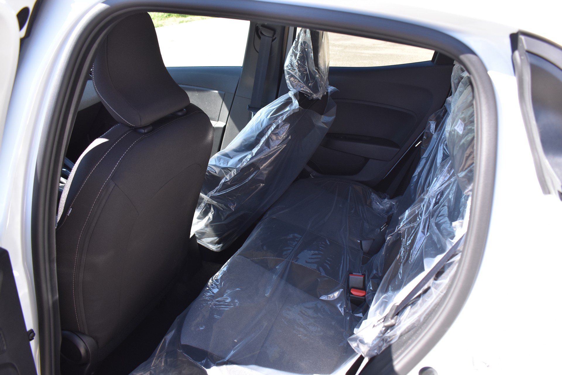 MITSUBISHI COLT 1.6 HEV Intense-image-12