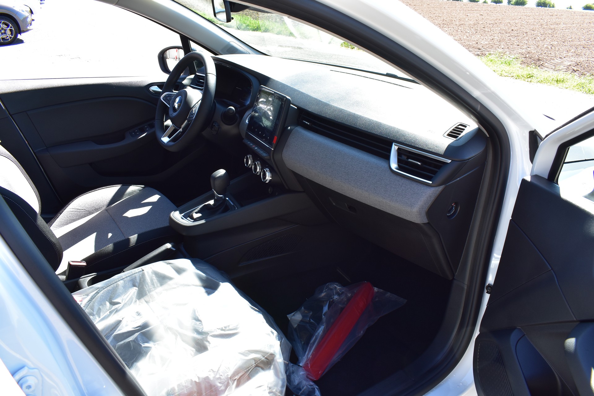 MITSUBISHI COLT 1.6 HEV Intense-image-11