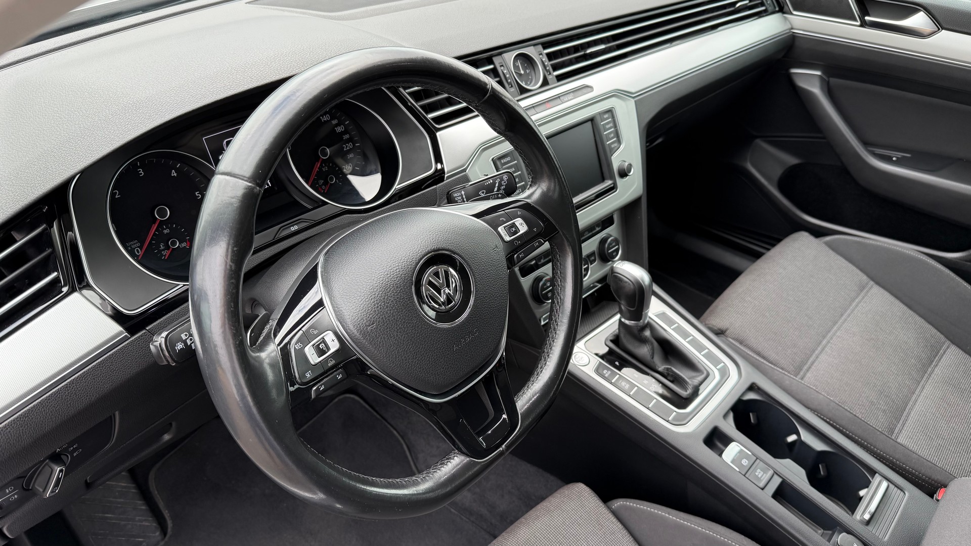 VW Passat Variant 2.0 TDI BMT Comfortline DSG-image-4