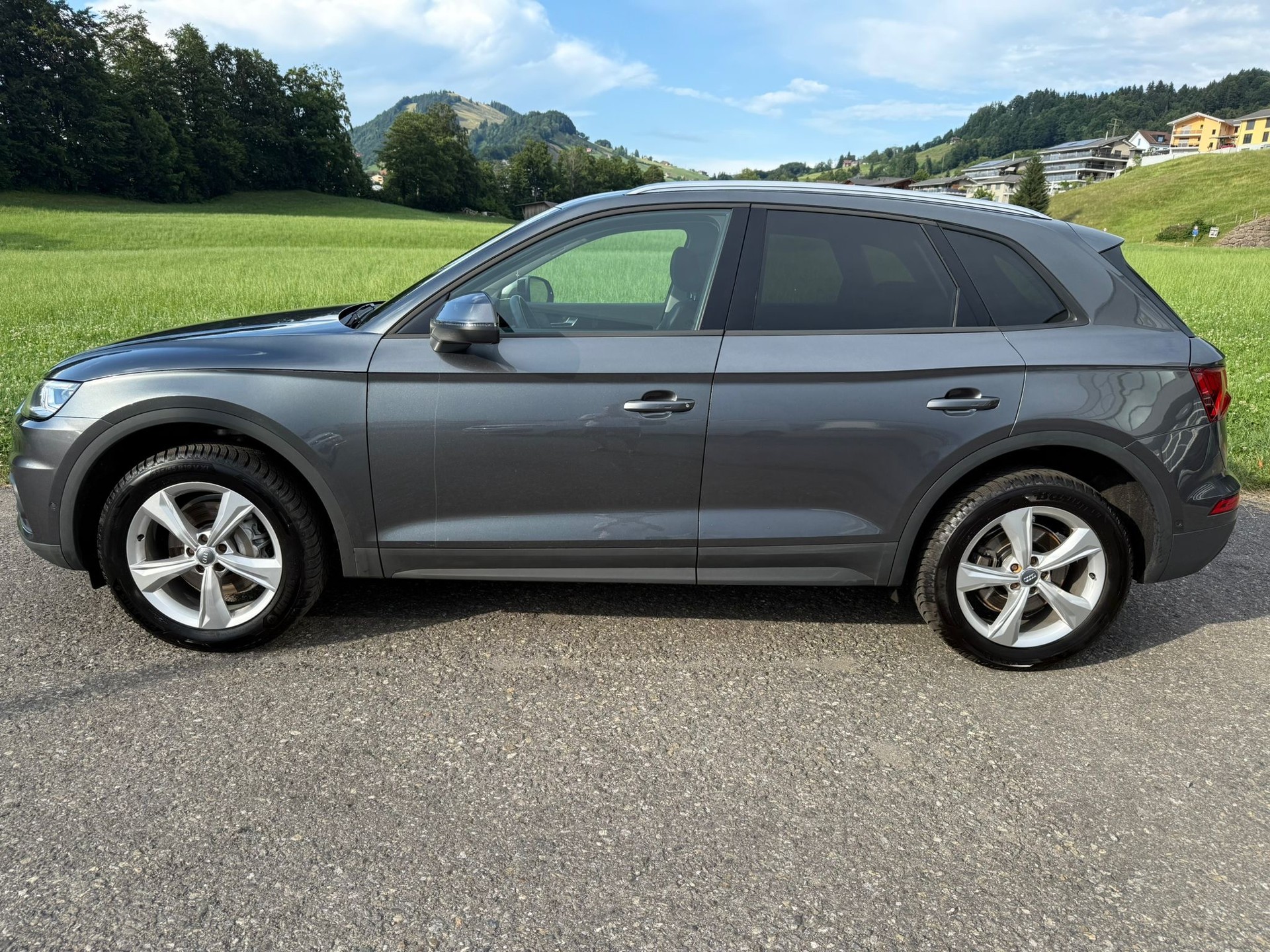 AUDI Q5 40 TDI quattro S-tronic-image-7