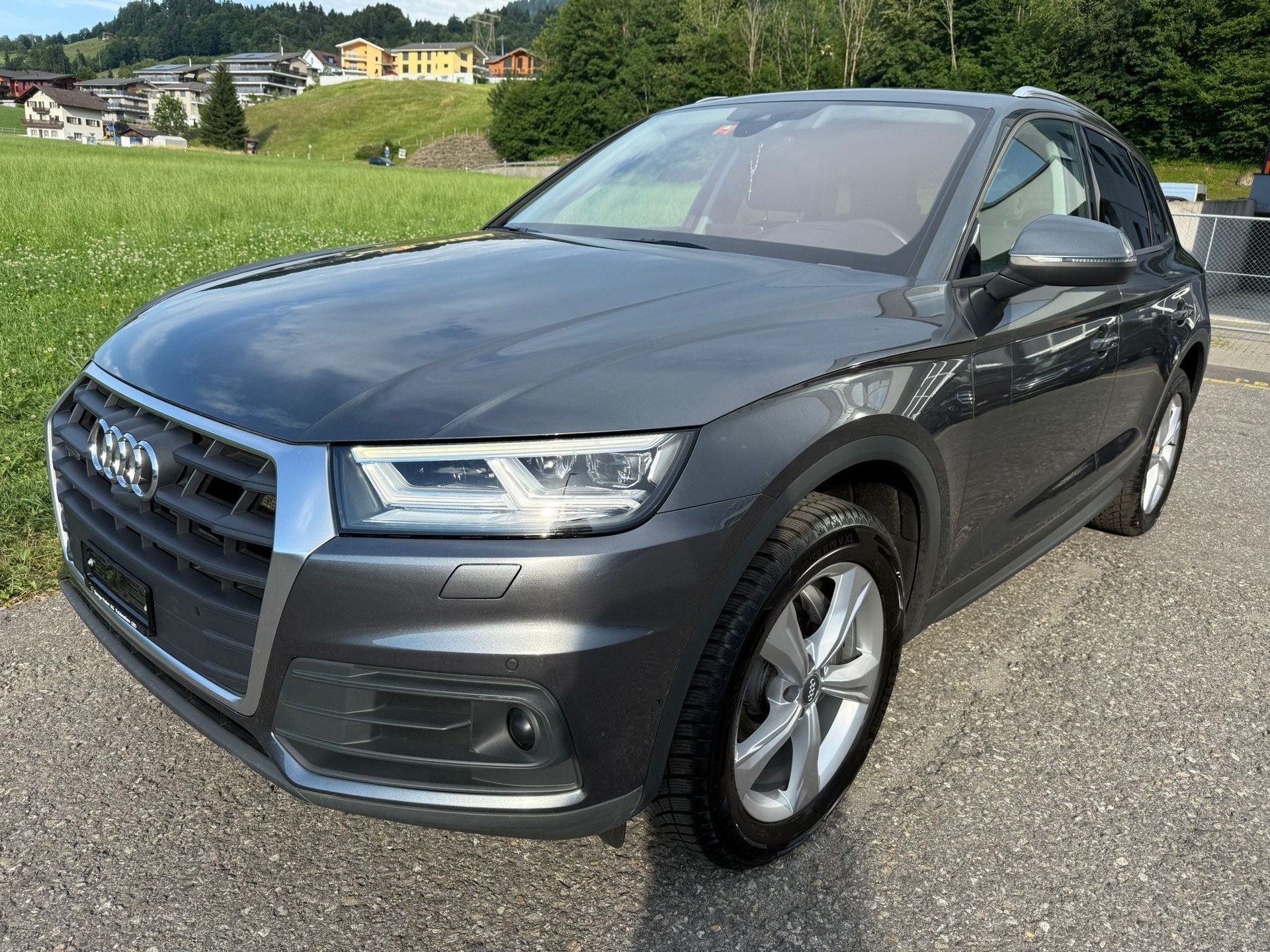 AUDI Q5 40 TDI quattro S-tronic-image-8