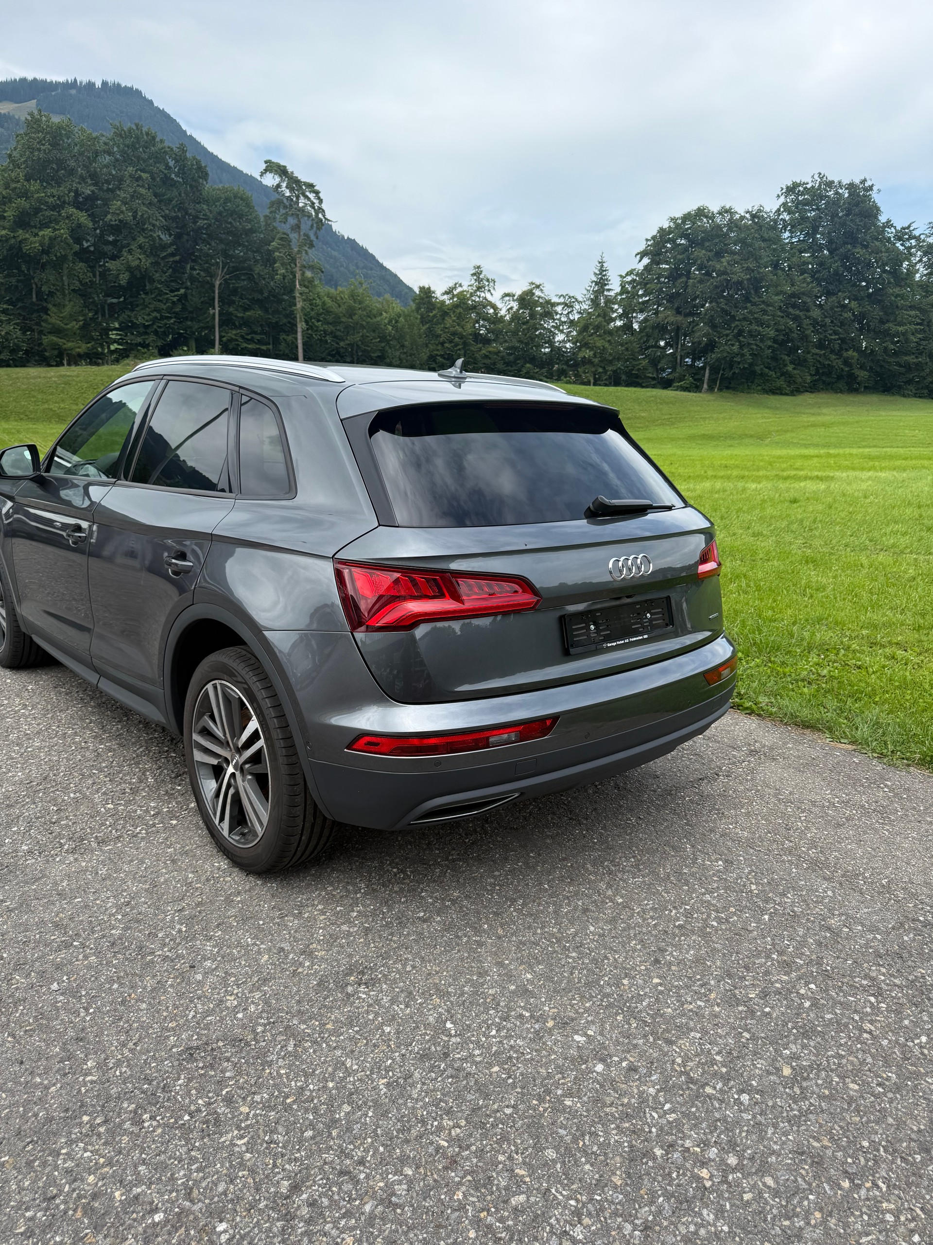 AUDI Q5 40 TDI quattro S-tronic-image-2