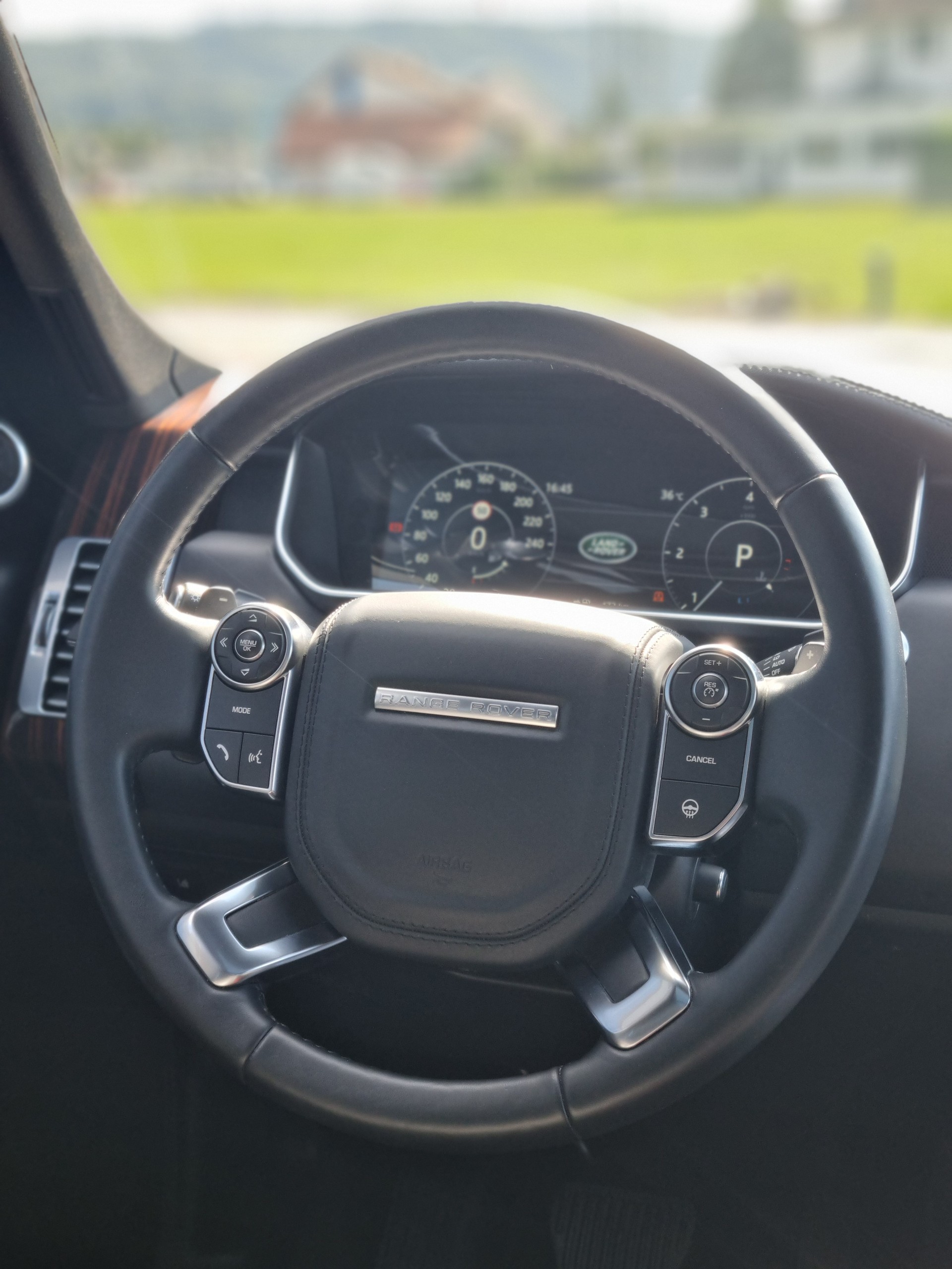 LAND ROVER Range Rover 4.4 SDV8 Vogue Automatic-image-7