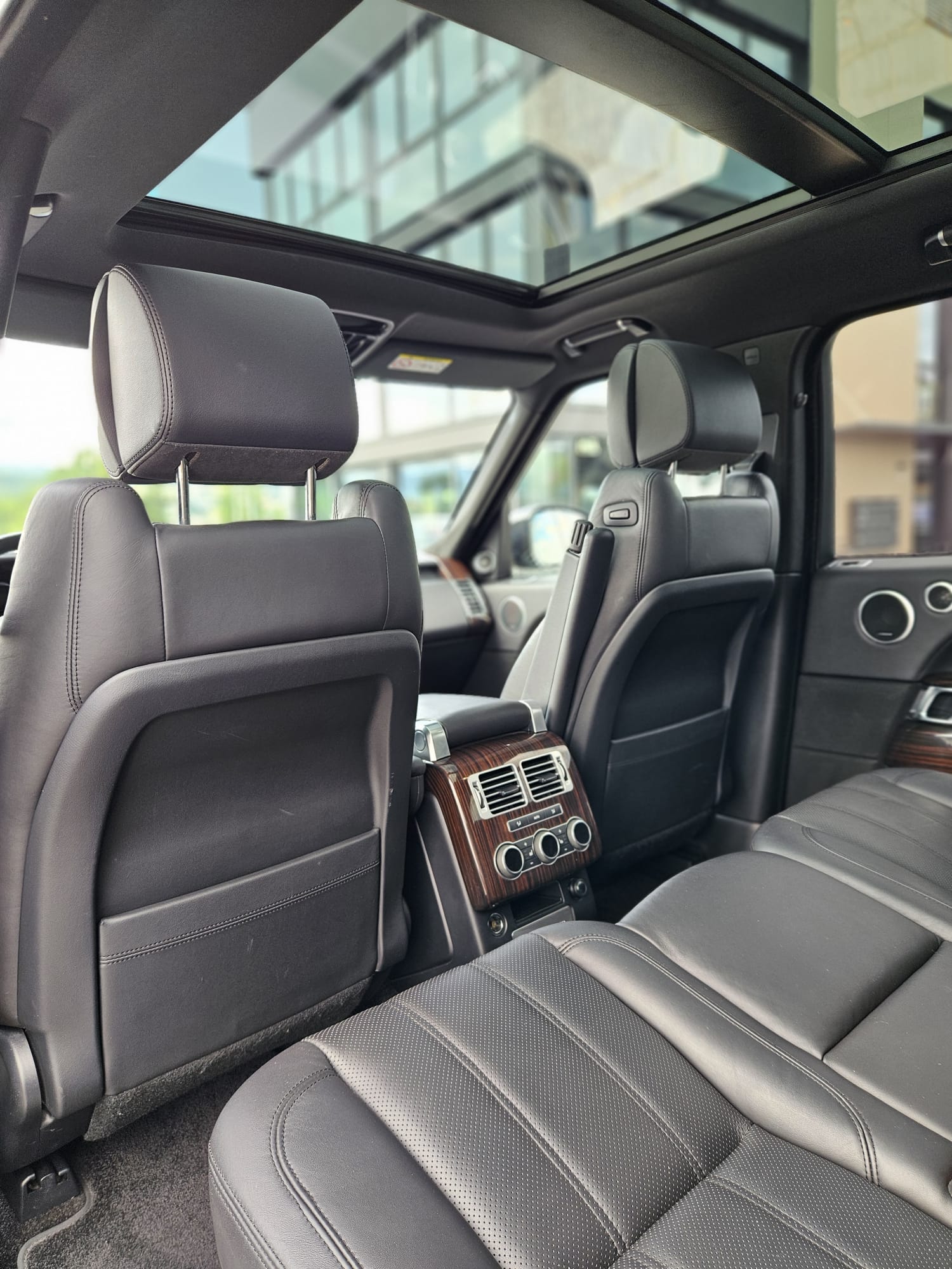 LAND ROVER Range Rover 4.4 SDV8 Vogue Automatic-image-9