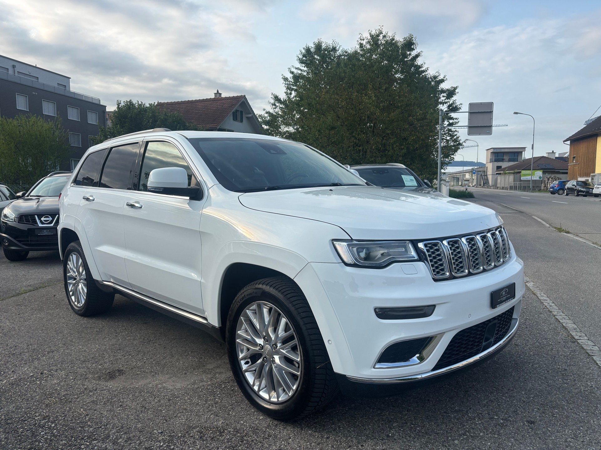 JEEP Grand Cherokee 3.0 CRD Summit Automatic-image-2