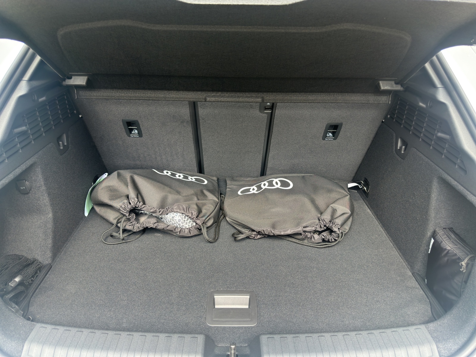 AUDI A3 Sportback 45 TFSI e S line Attraction S-tronic-image-12