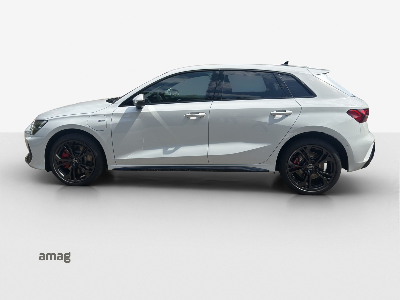 AUDI A3 Sportback 45 TFSI e S line Attraction S-tronic-image-1