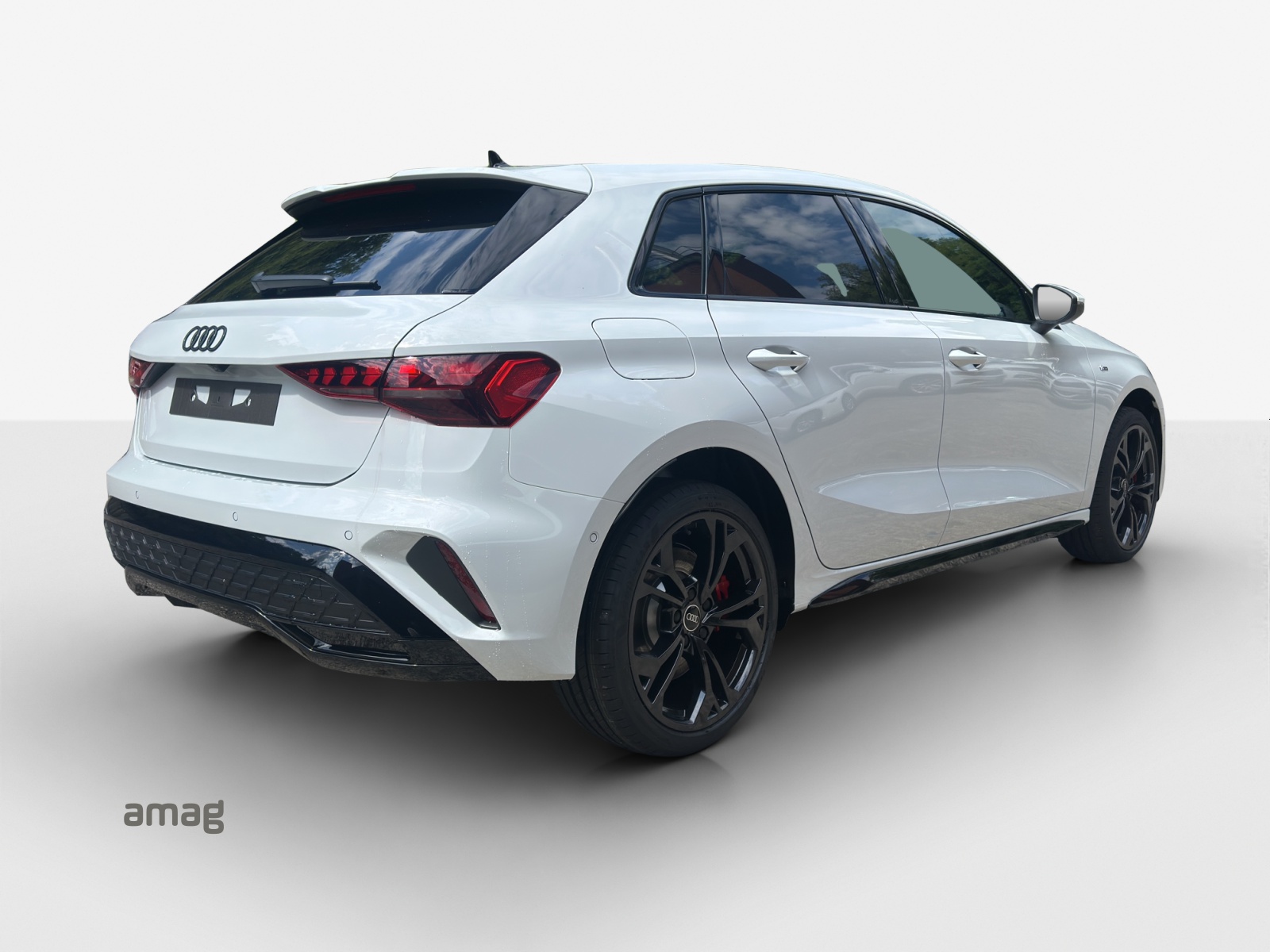 AUDI A3 Sportback 45 TFSI e S line Attraction S-tronic-image-4