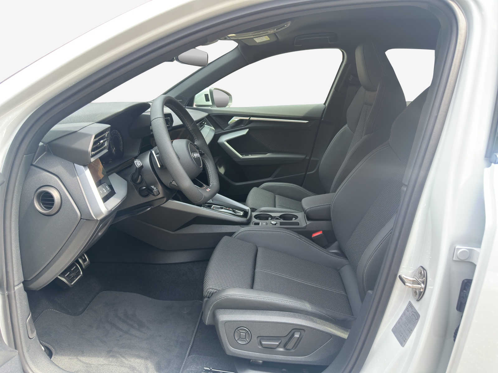 AUDI A3 Sportback 45 TFSI e S line Attraction S-tronic-image-7