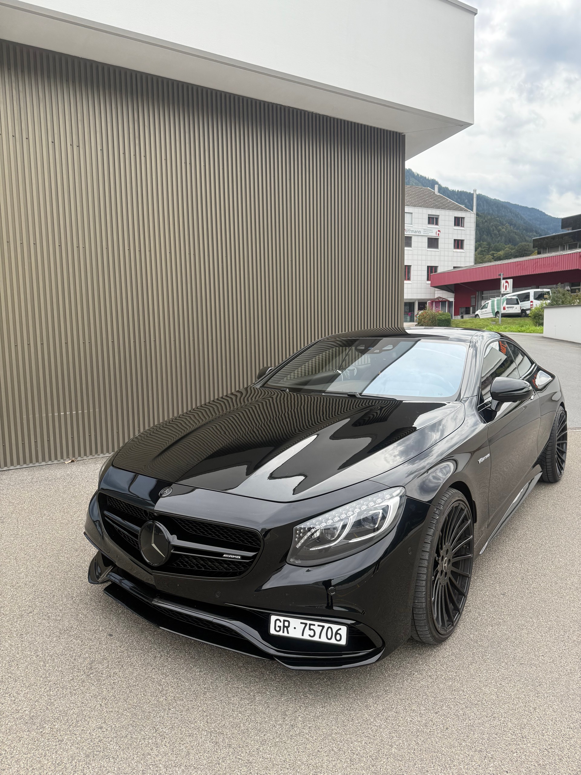 MERCEDES-BENZ S 63 AMG 4Matic Speedshift MCT Edition 1, all black, 22‘ Zoll, Swarovski-Paket-image-5
