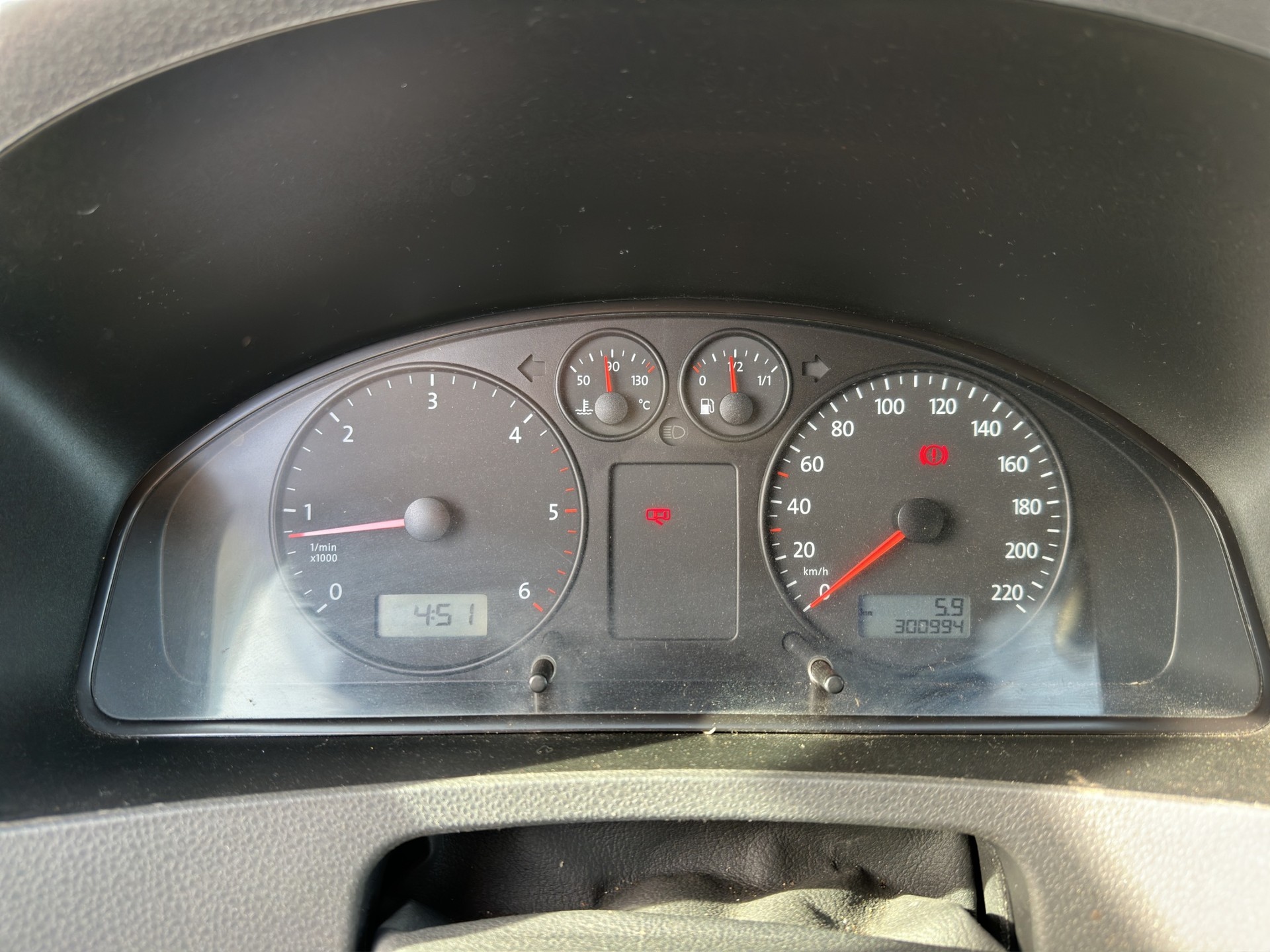 VW T5 2.5 TDI PD 4MOTION-image-10