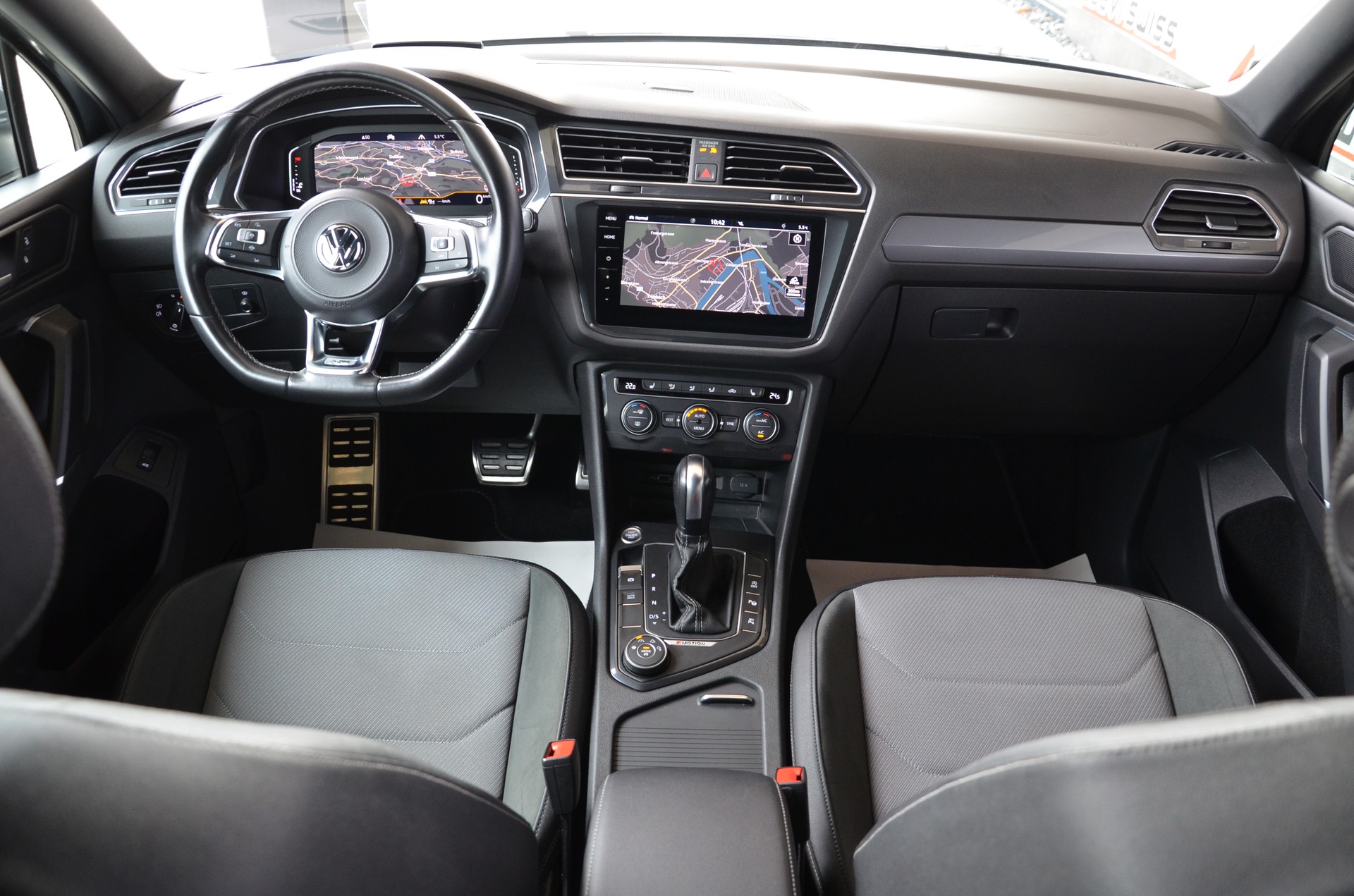 VW Tiguan Allspace 2.0TSI Highline 4Motion DSG*R-Line*Frisch ab MFK,1 Jahr oder 20000km Garantie auf Motor und Getriebe*-image-12