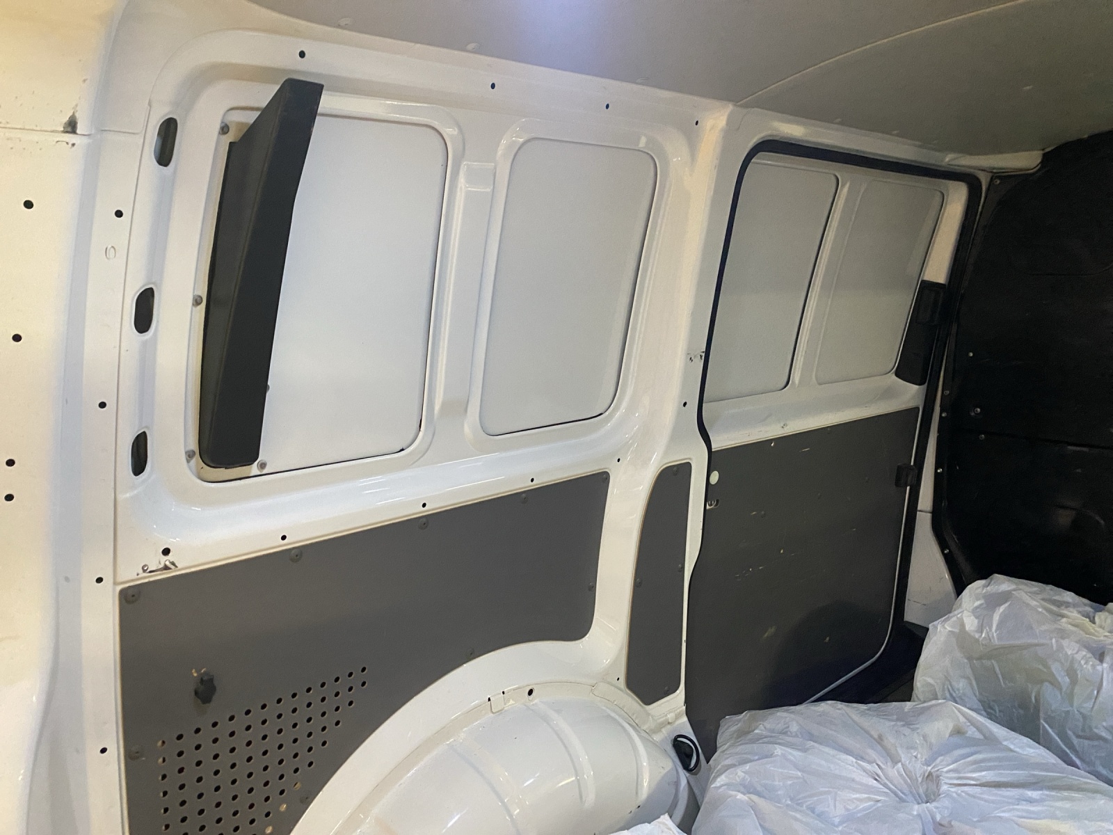 VW T6.1 2.0 TDI 4Motion-image-3